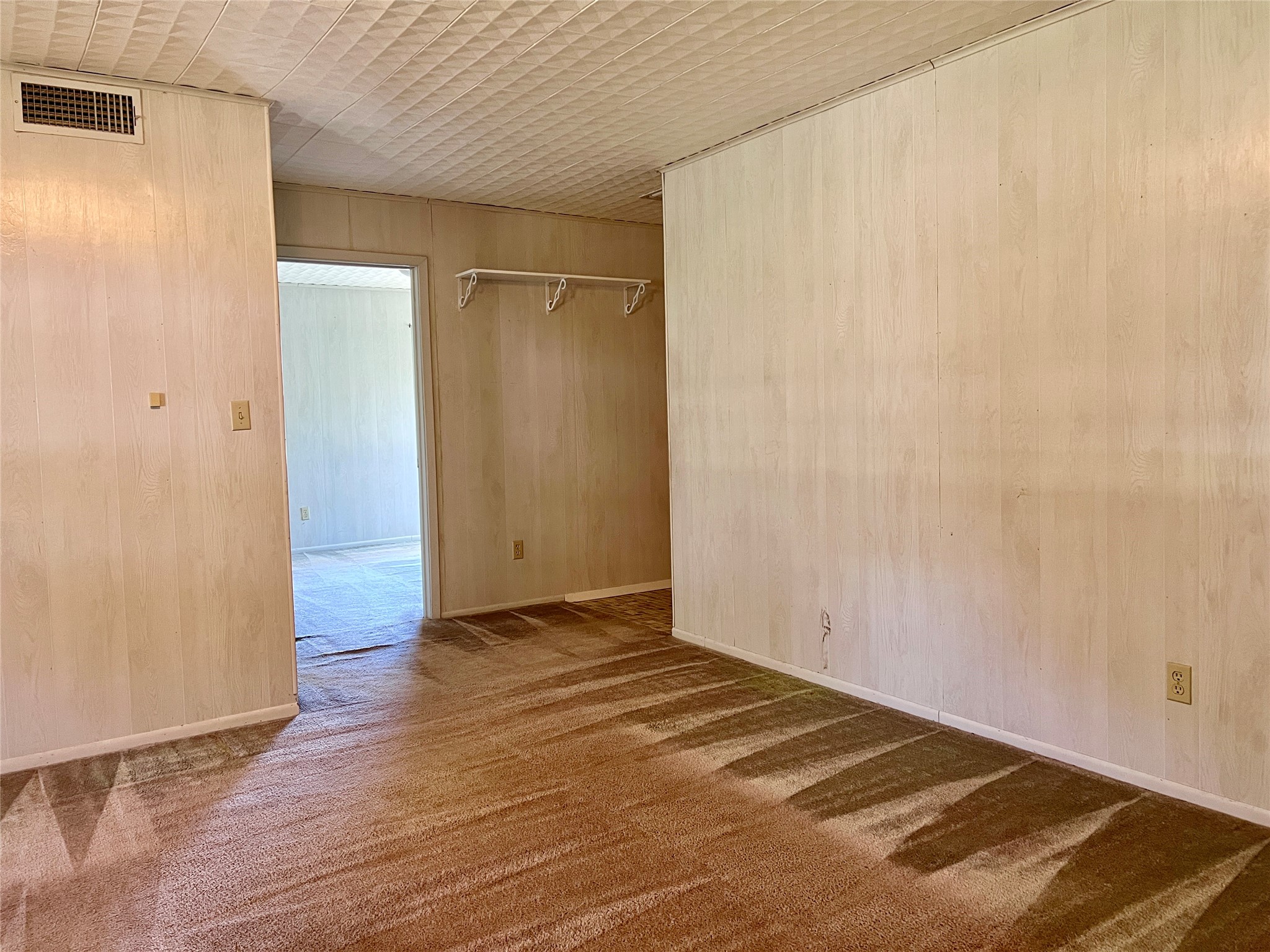 6903 Farm Road 1498
