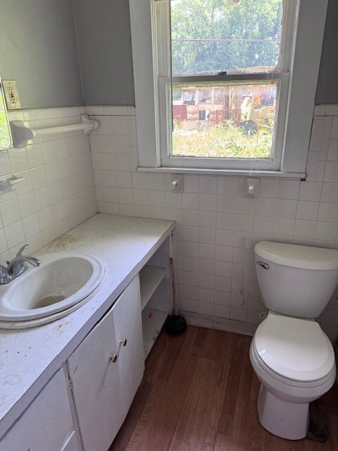 246 E E Broadway