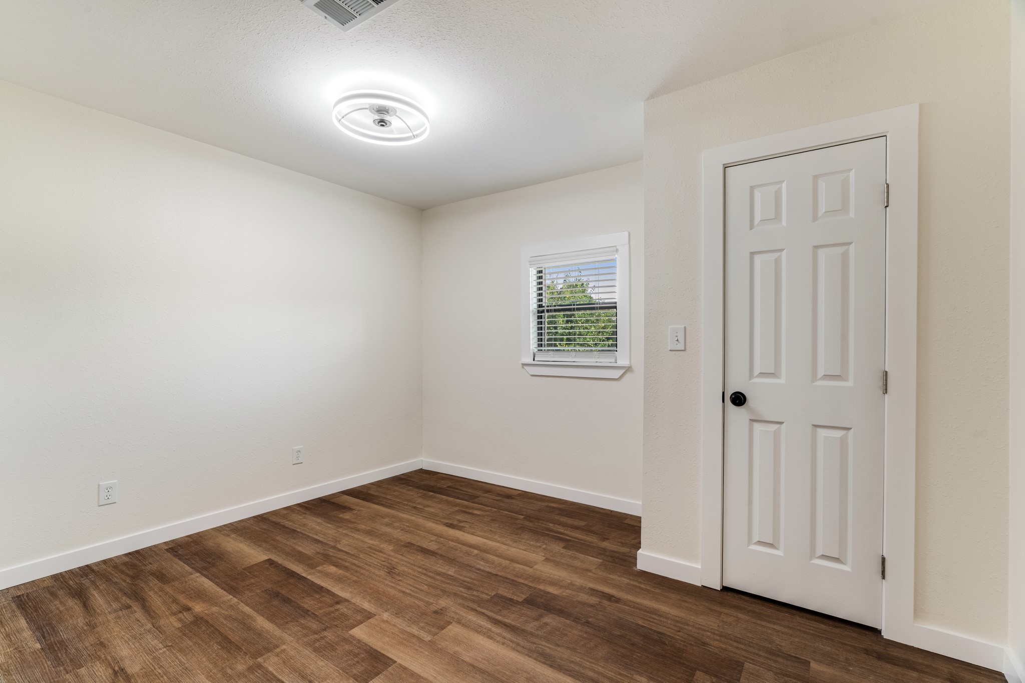 2803 County Road 33900