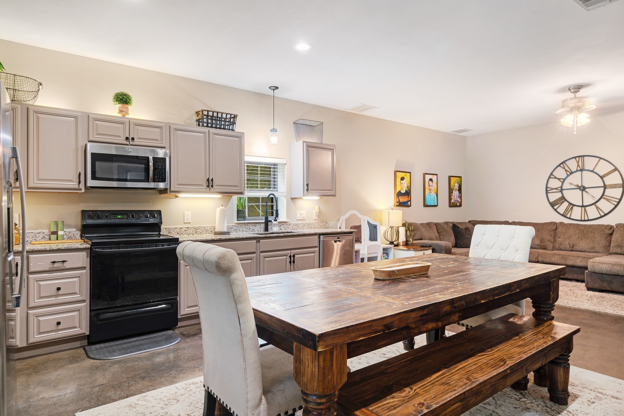 337 County Road 42560