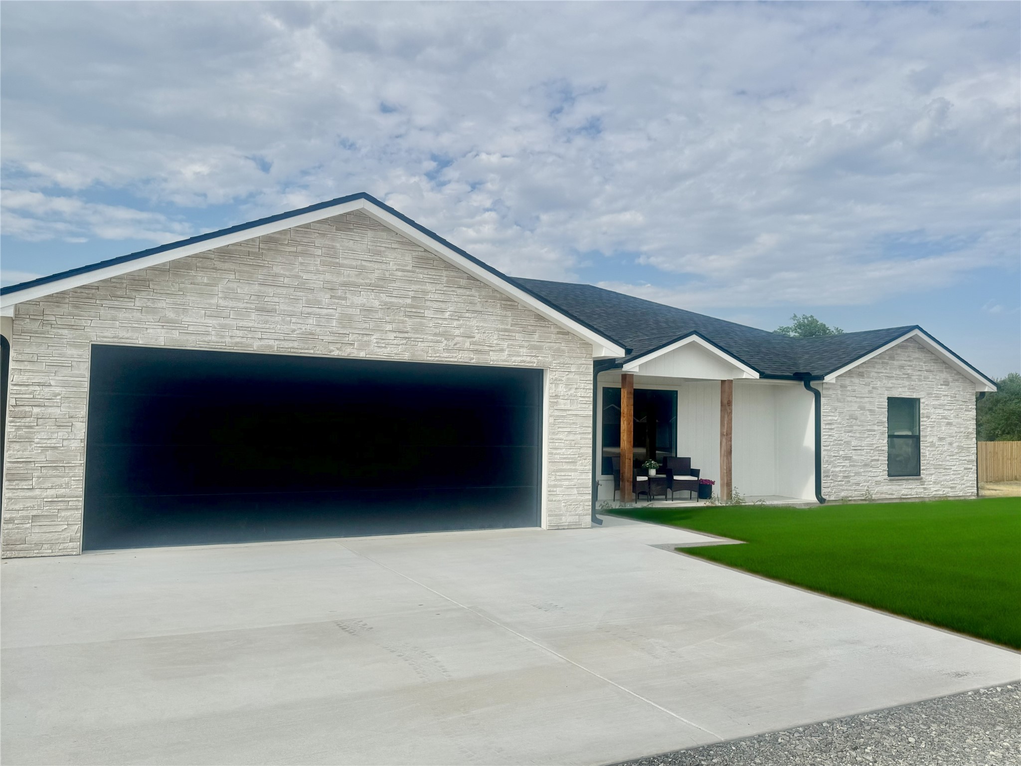 84 Private Road 33039 N
