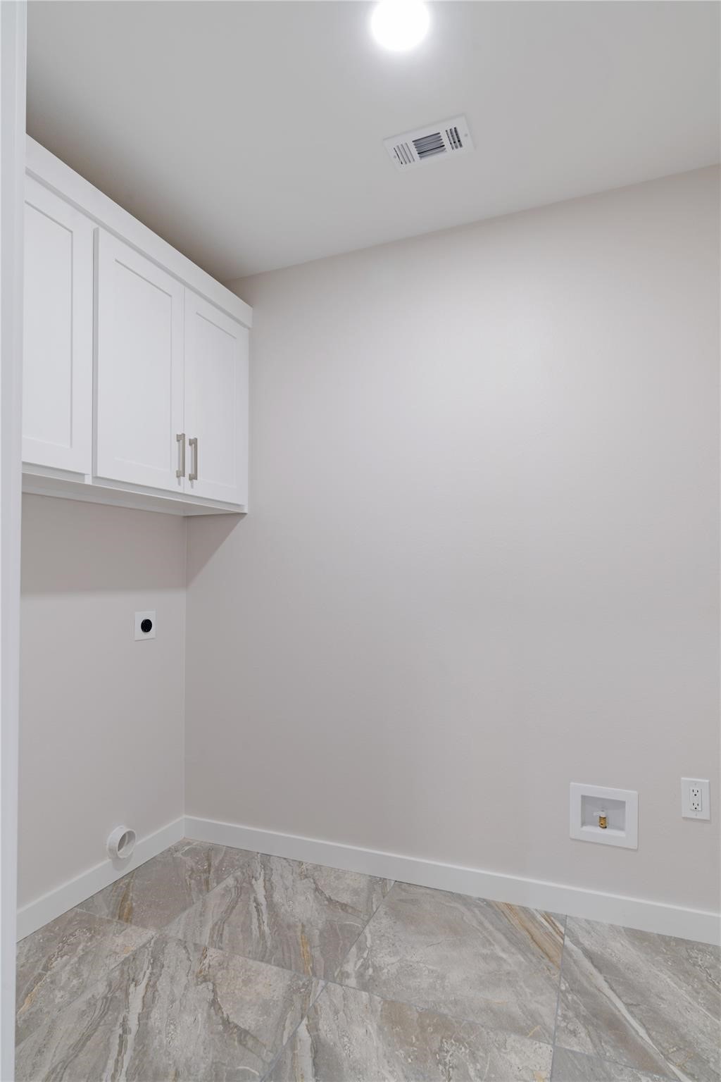 84 Private Road 33039 N