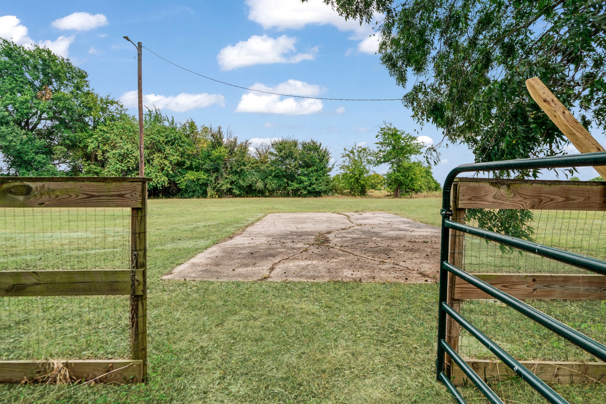 253 COUNTY ROAD 14750