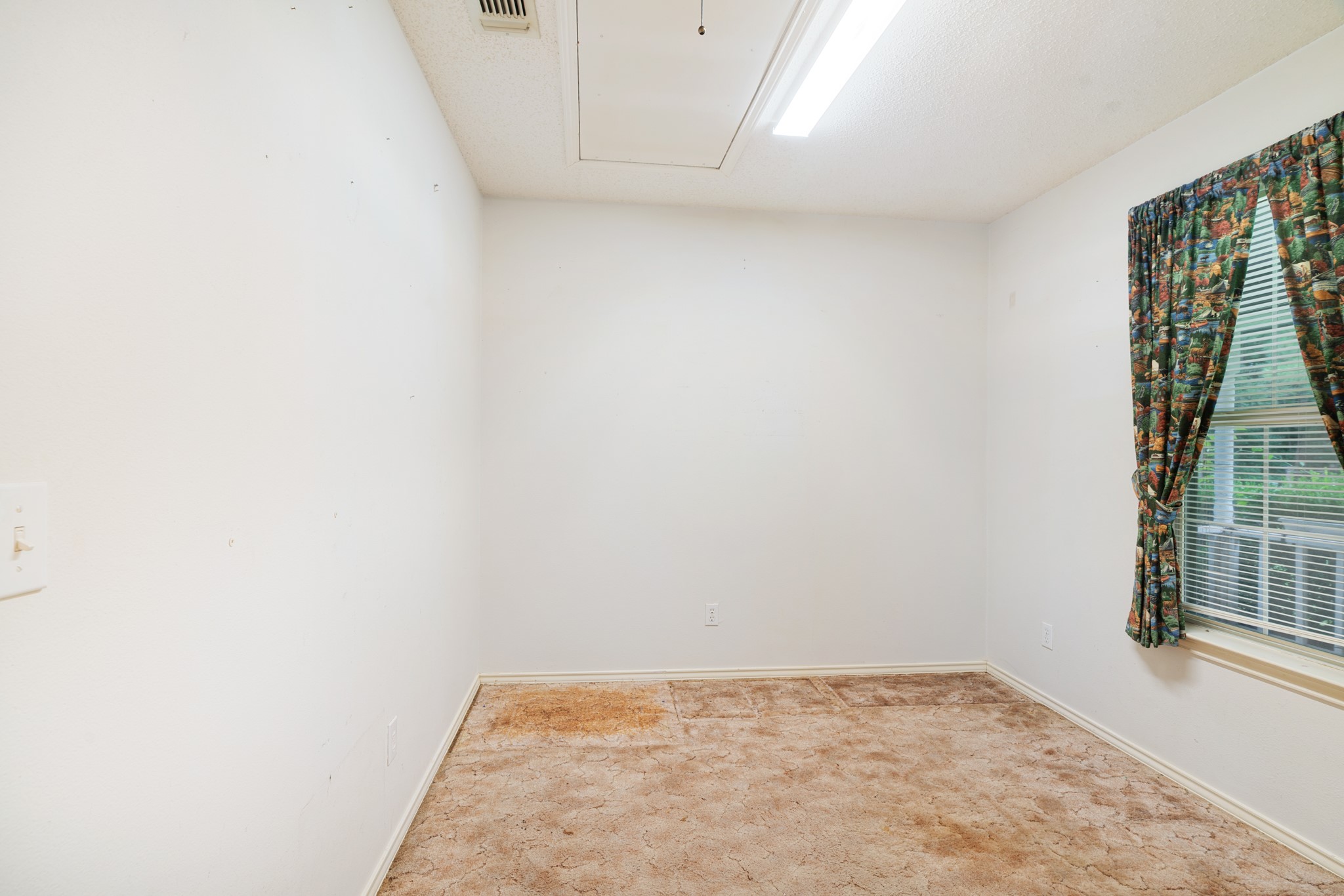 1490 Farm Road 2120