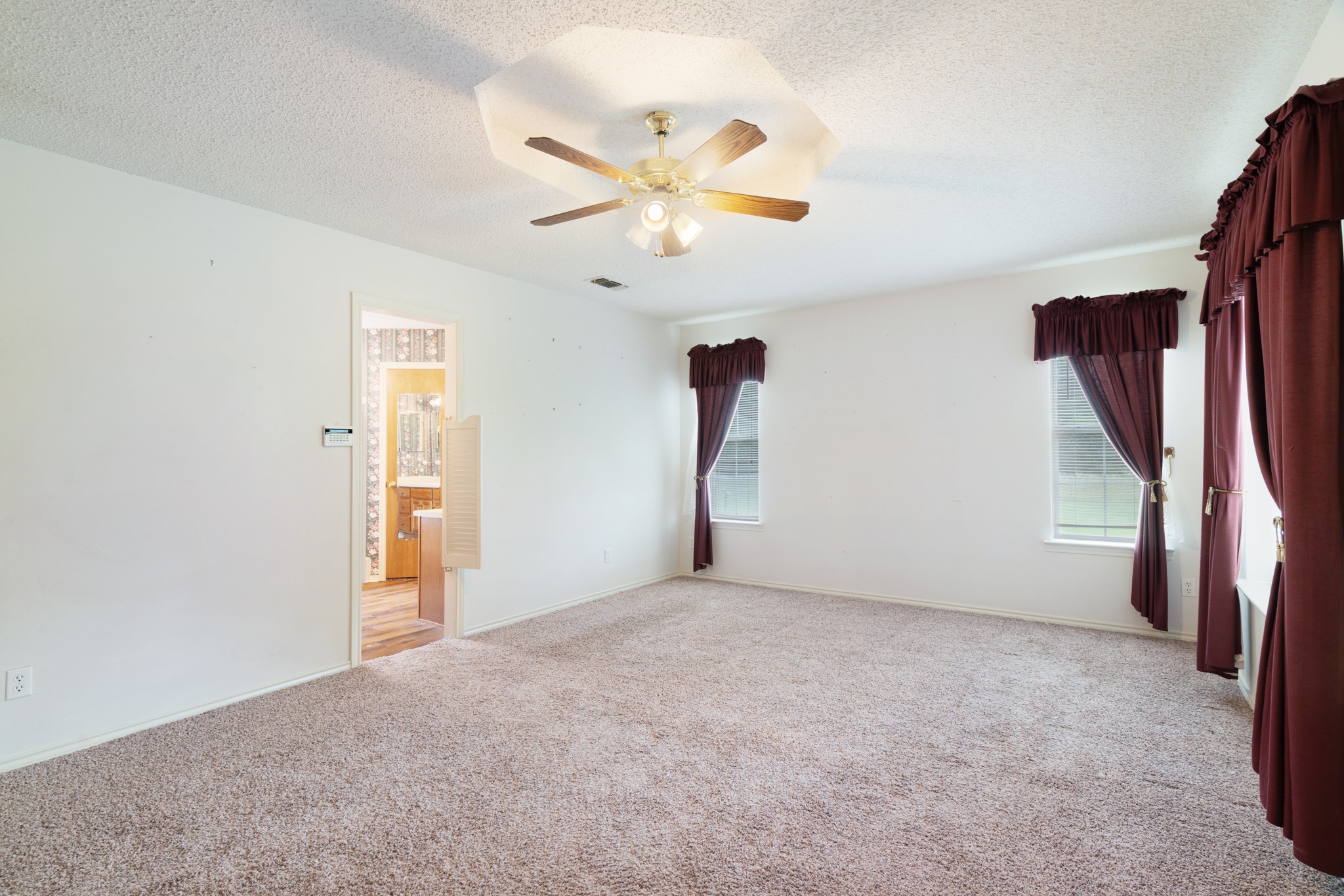 1490 Farm Road 2120