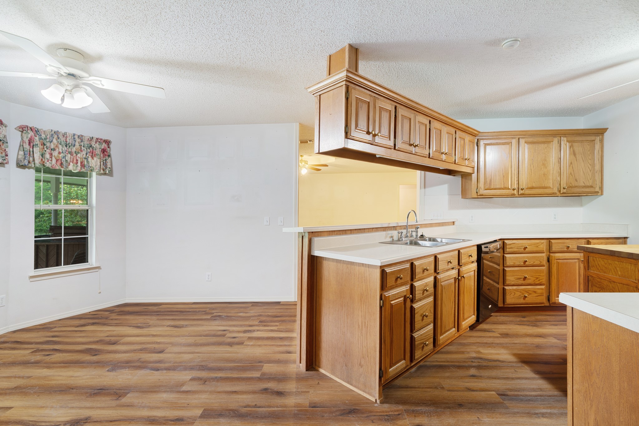 1490 Farm Road 2120