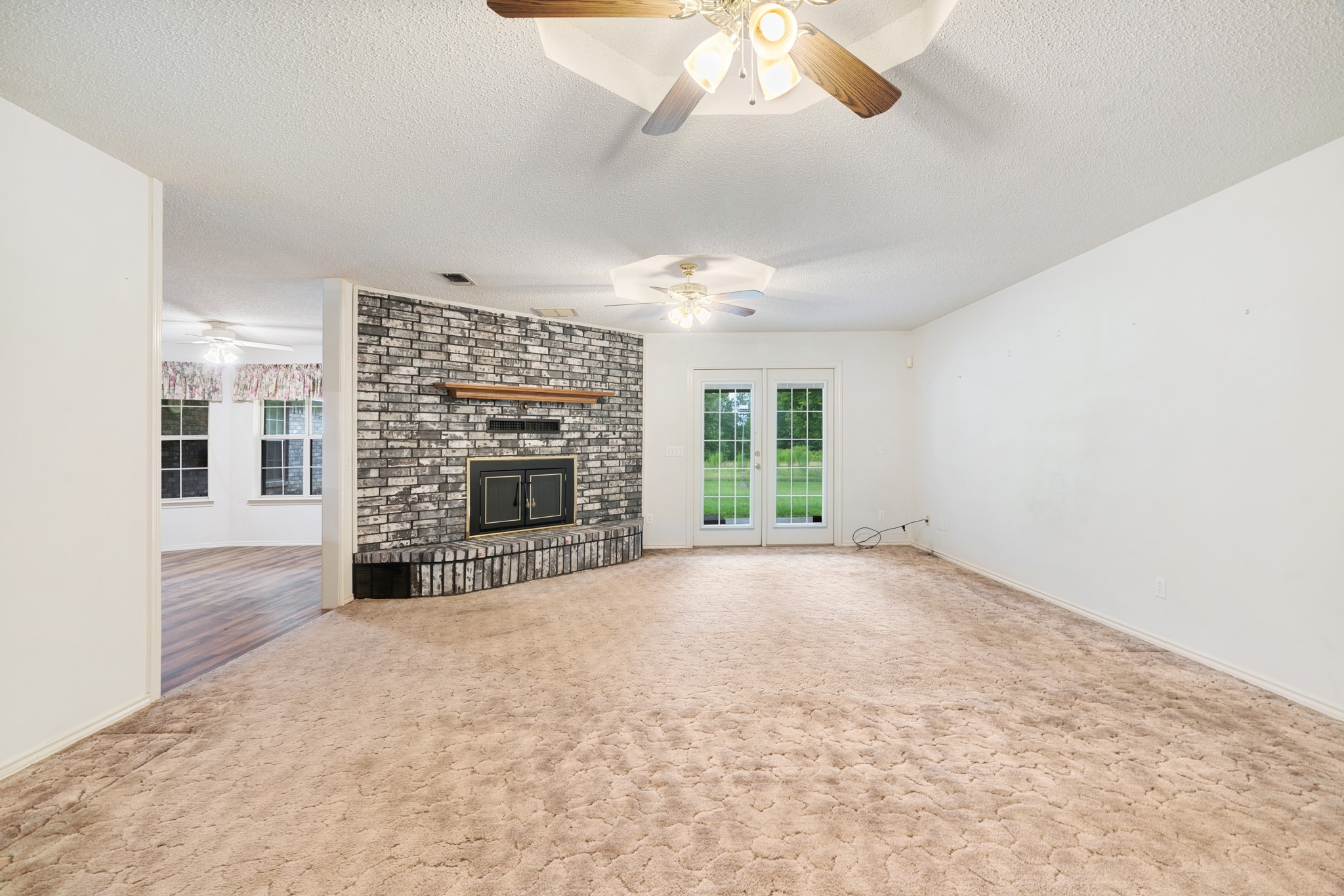 1490 Farm Road 2120