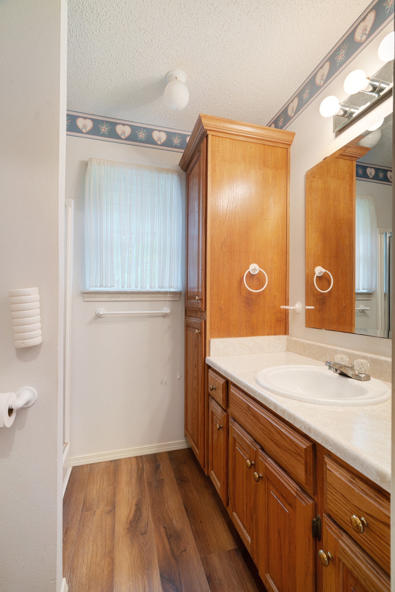 1490 Farm Road 2120