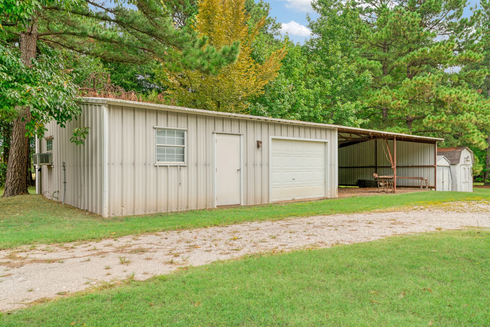 1490 Farm Road 2120