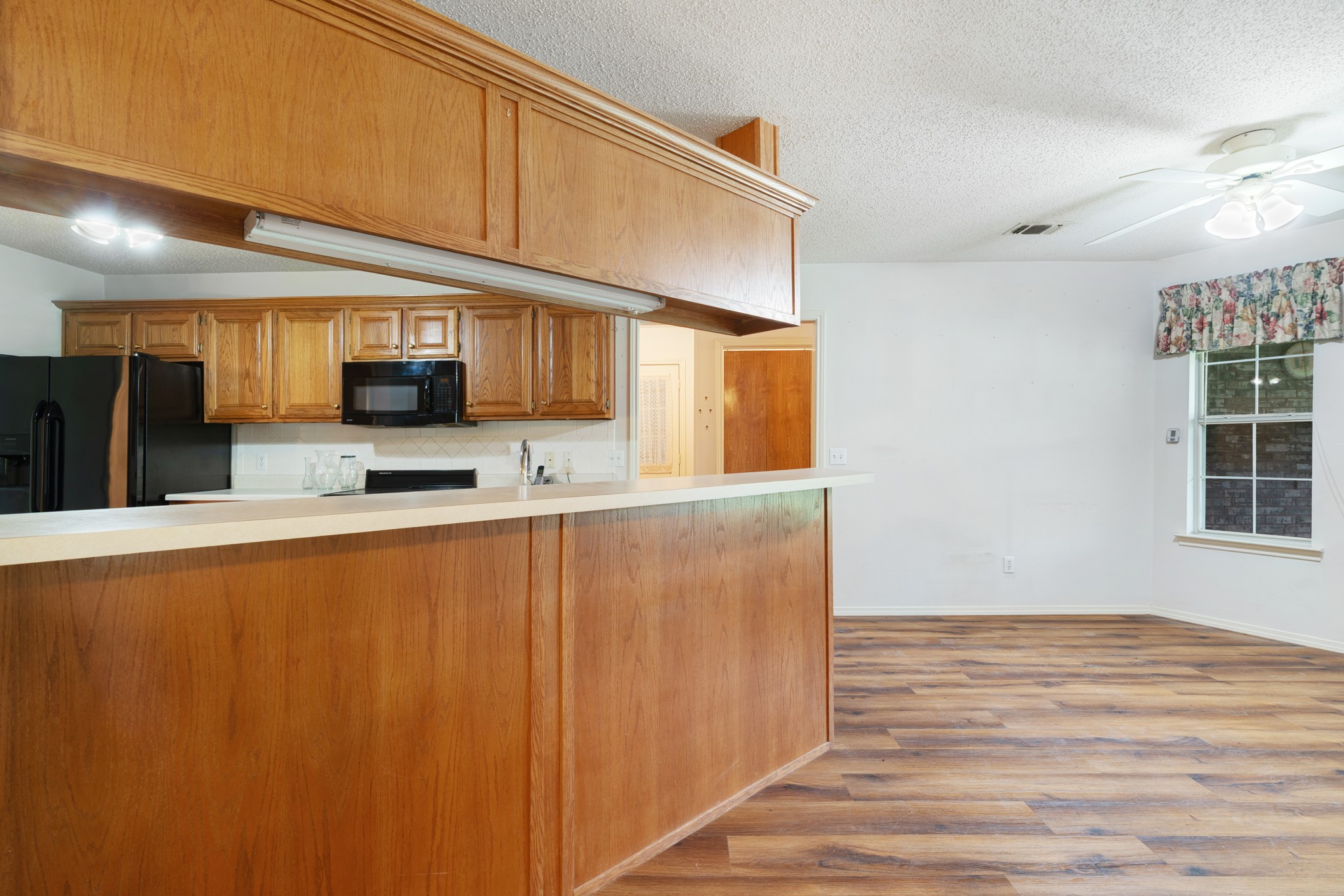 1490 Farm Road 2120