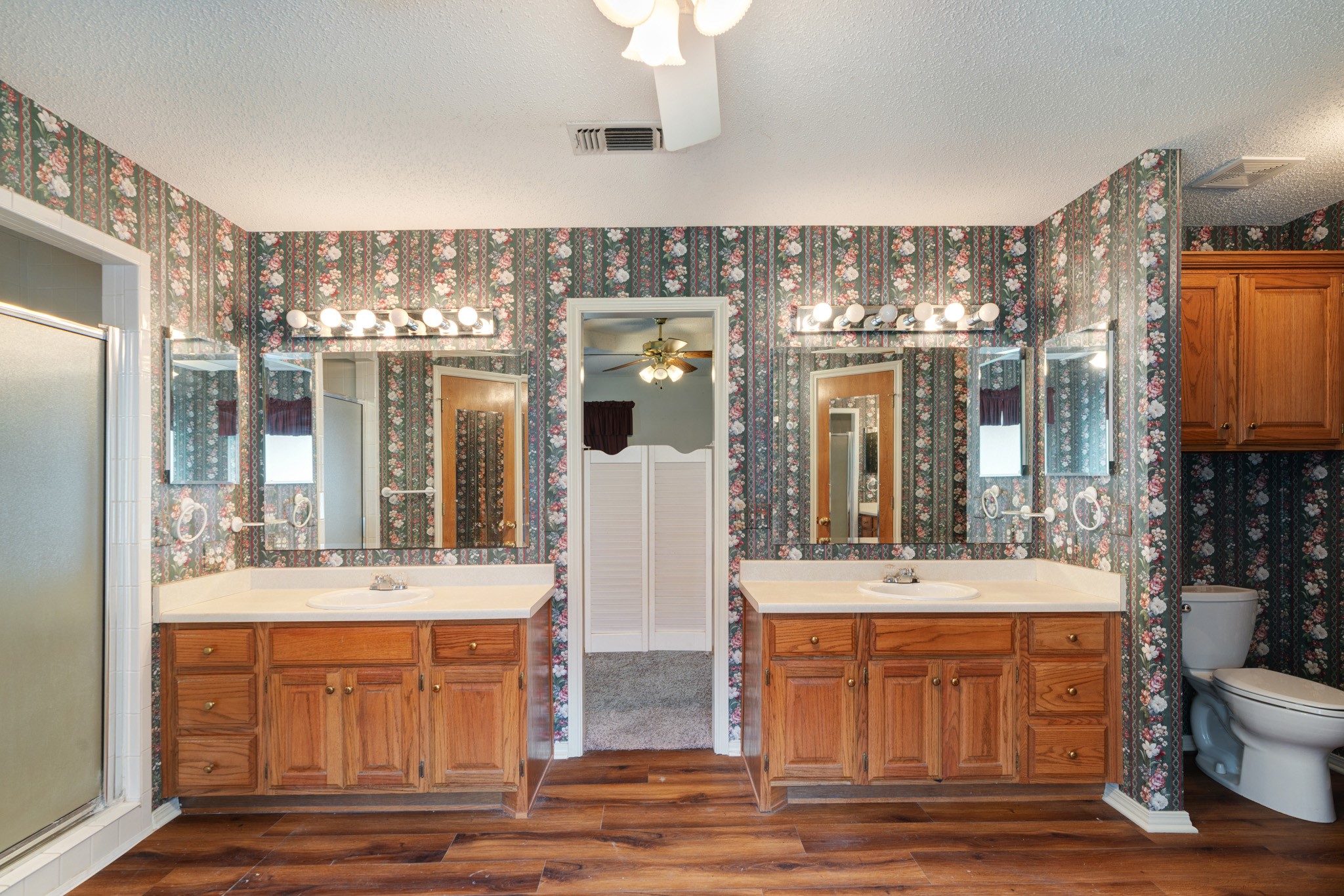 1490 Farm Road 2120