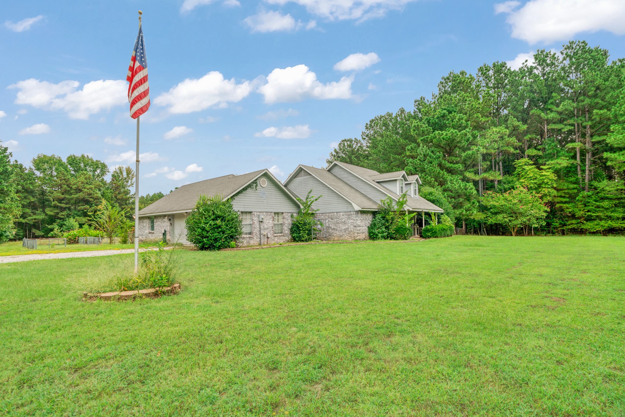 1490 Farm Road 2120