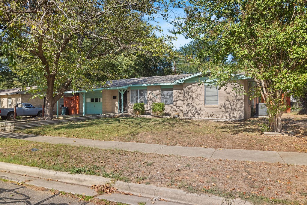 2365 Crescent Drive