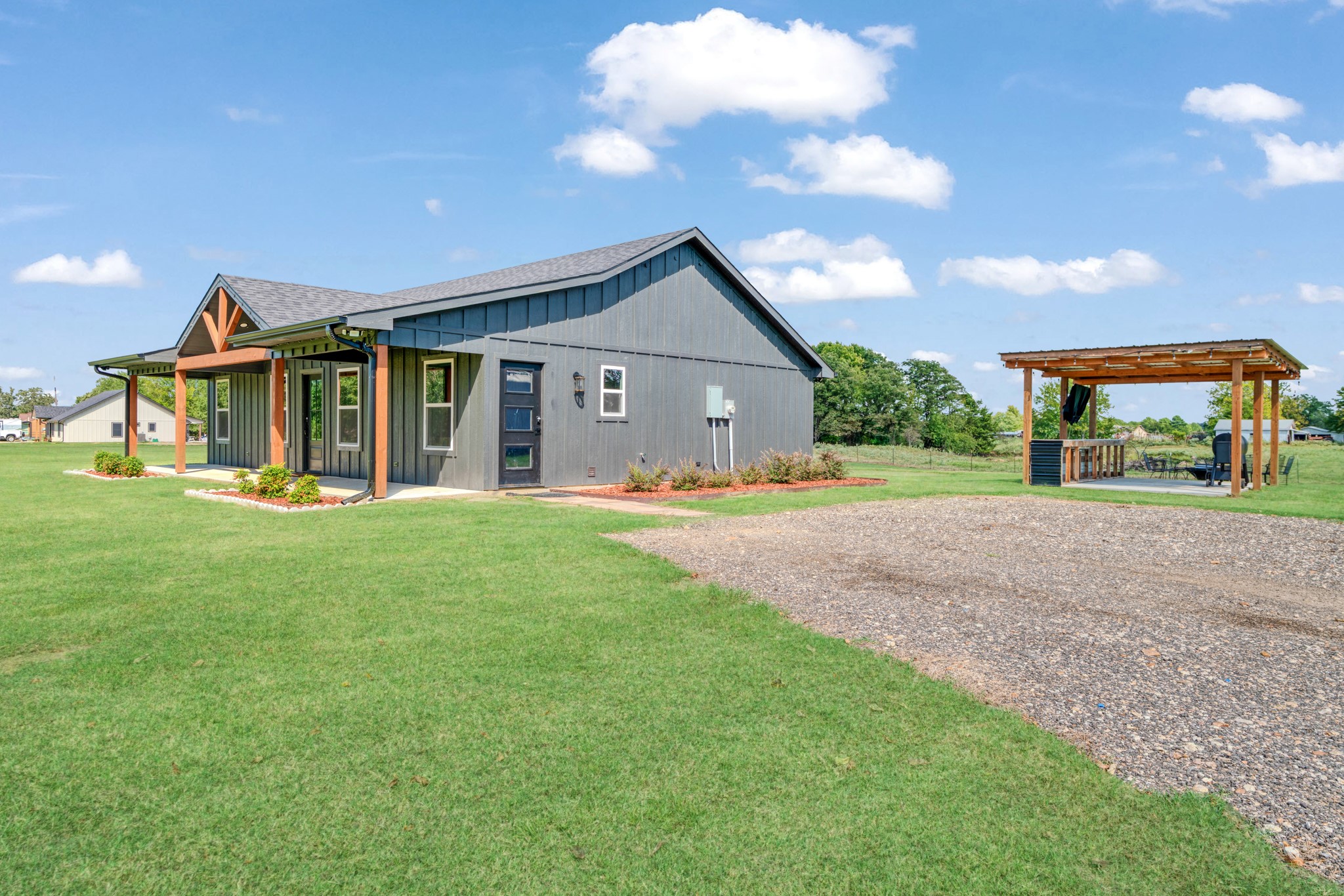 302 COUNTY ROAD 43830