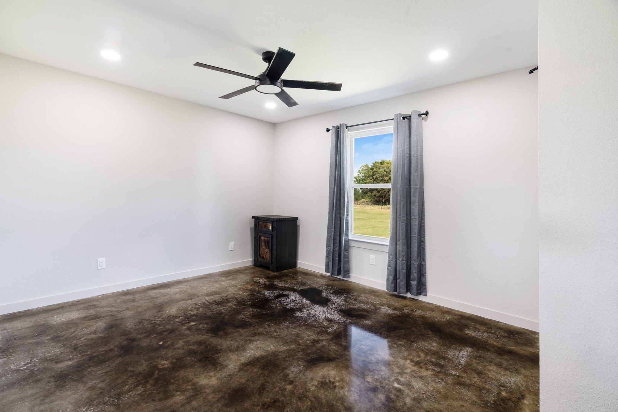 302 COUNTY ROAD 43830