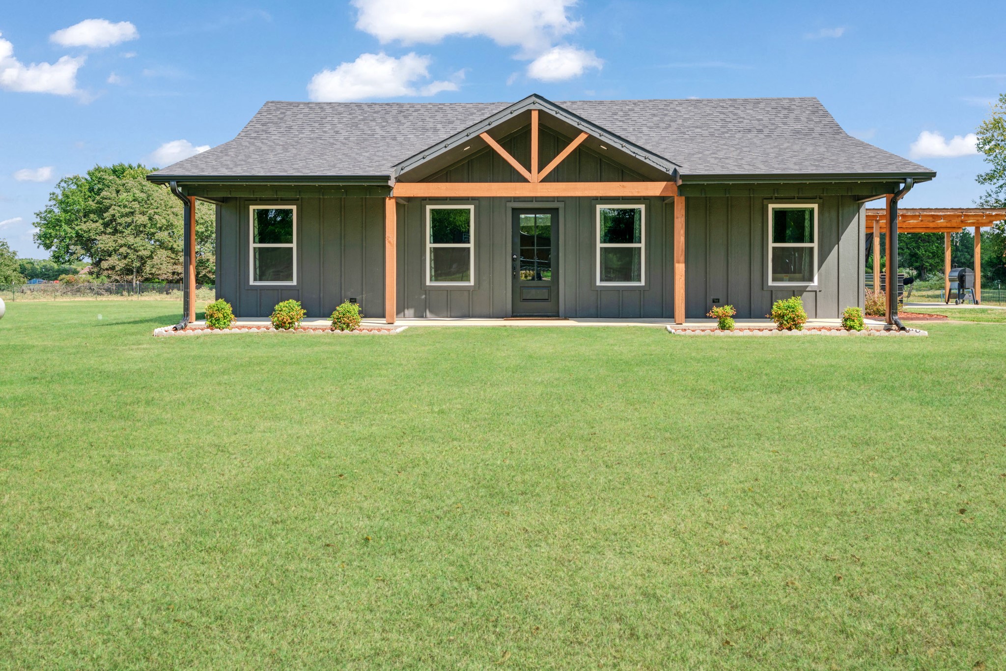 302 COUNTY ROAD 43830