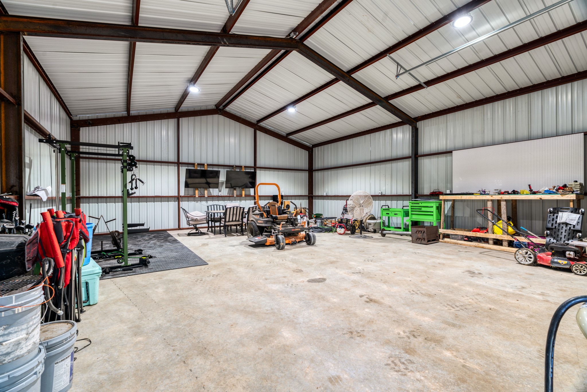 302 COUNTY ROAD 43830