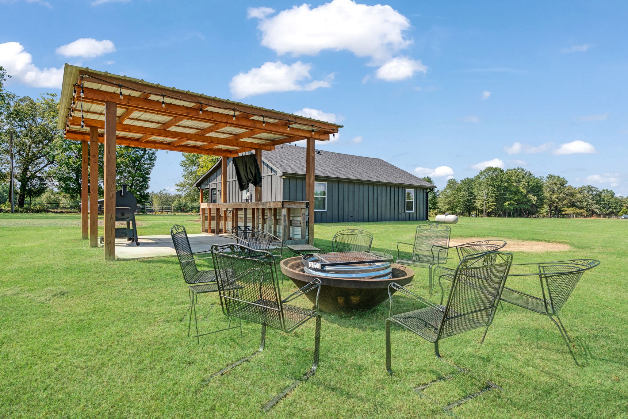 302 COUNTY ROAD 43830