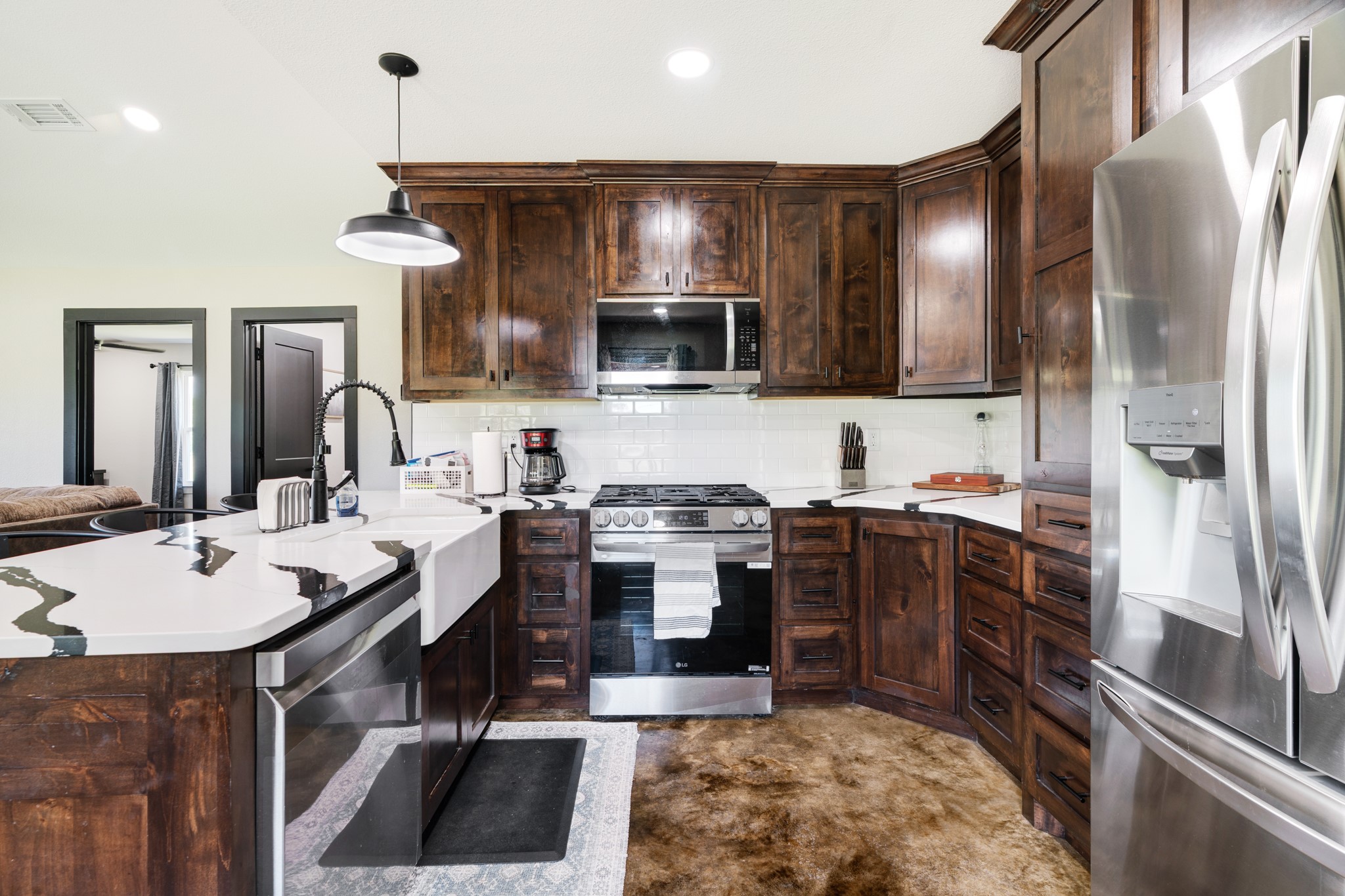 302 COUNTY ROAD 43830