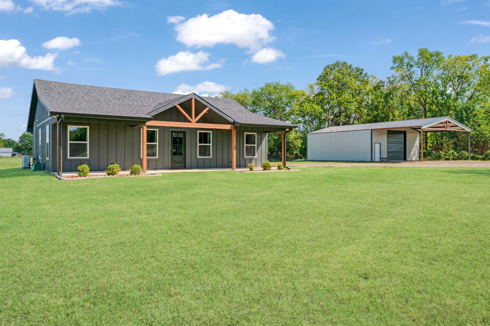 302 COUNTY ROAD 43830