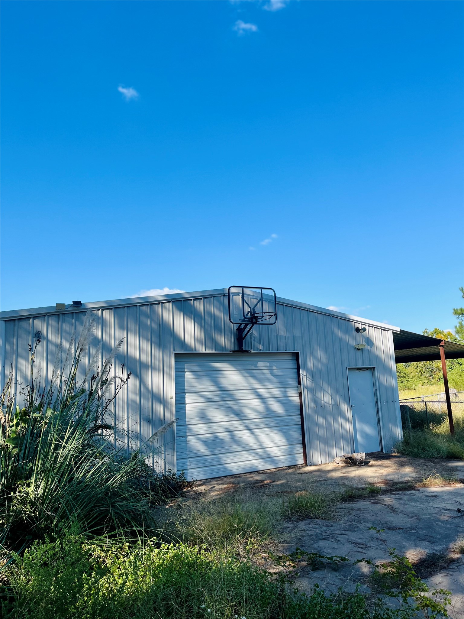 633 & 663 County Road 44100