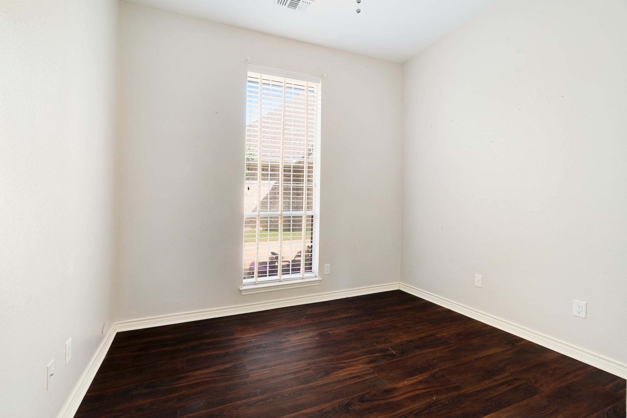 3725 Woodland Lane