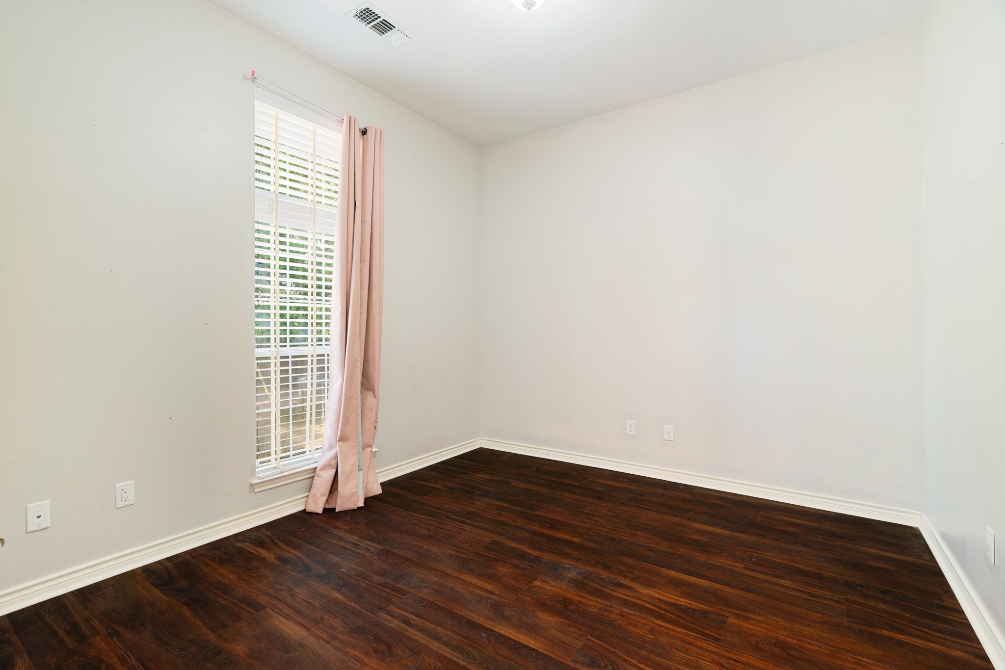 3725 Woodland Lane
