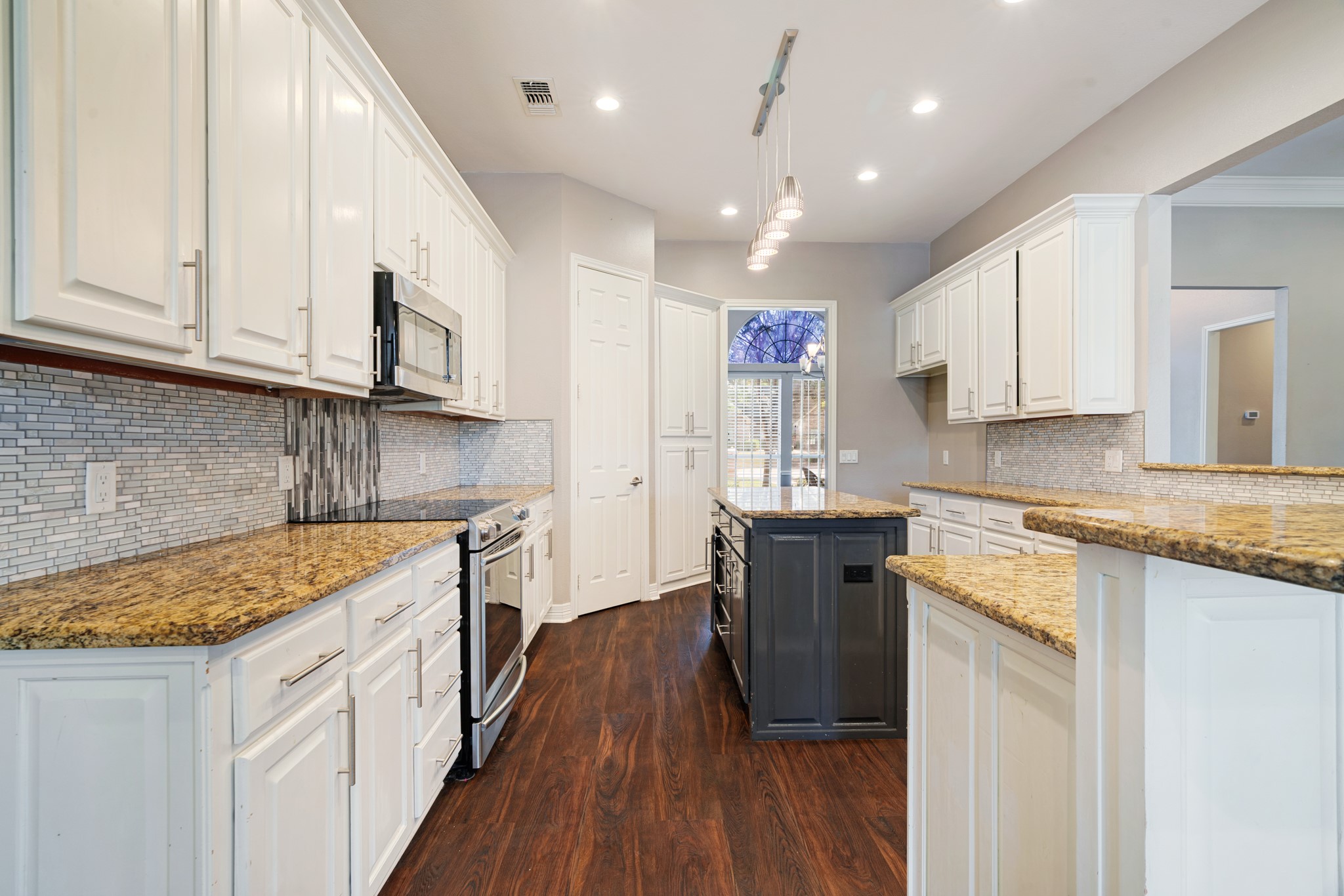 3725 Woodland Lane