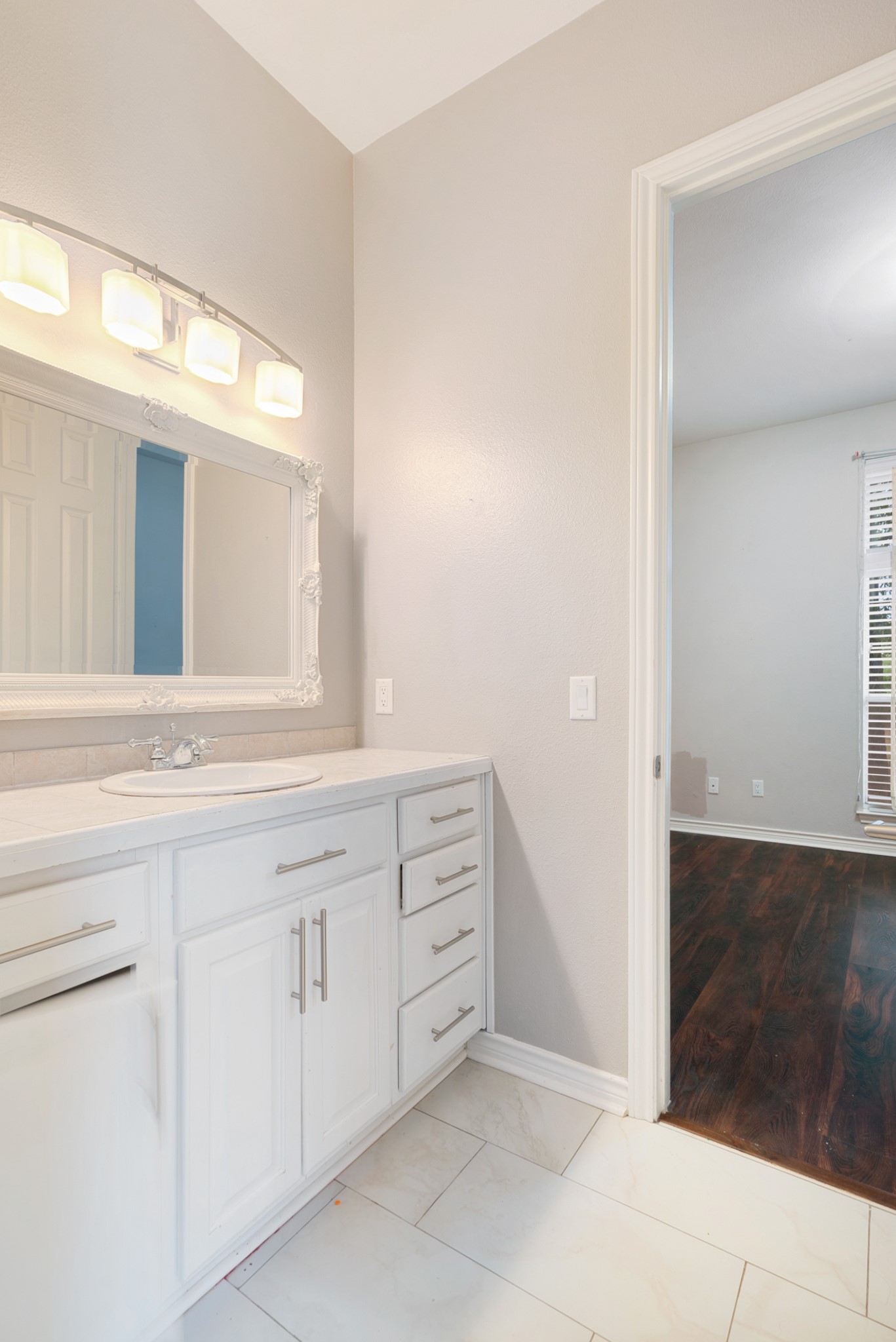 3725 Woodland Lane