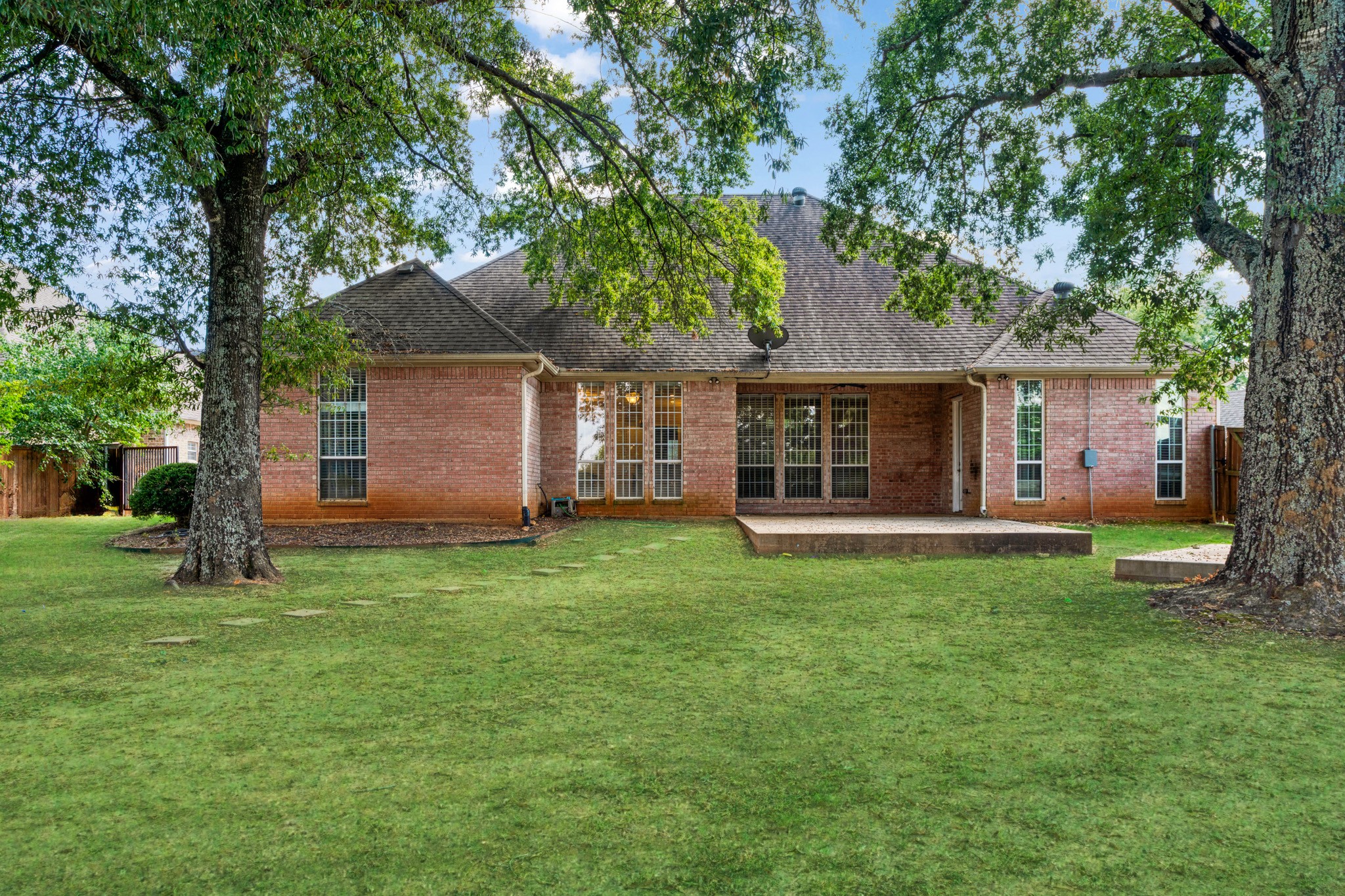 3725 Woodland Lane