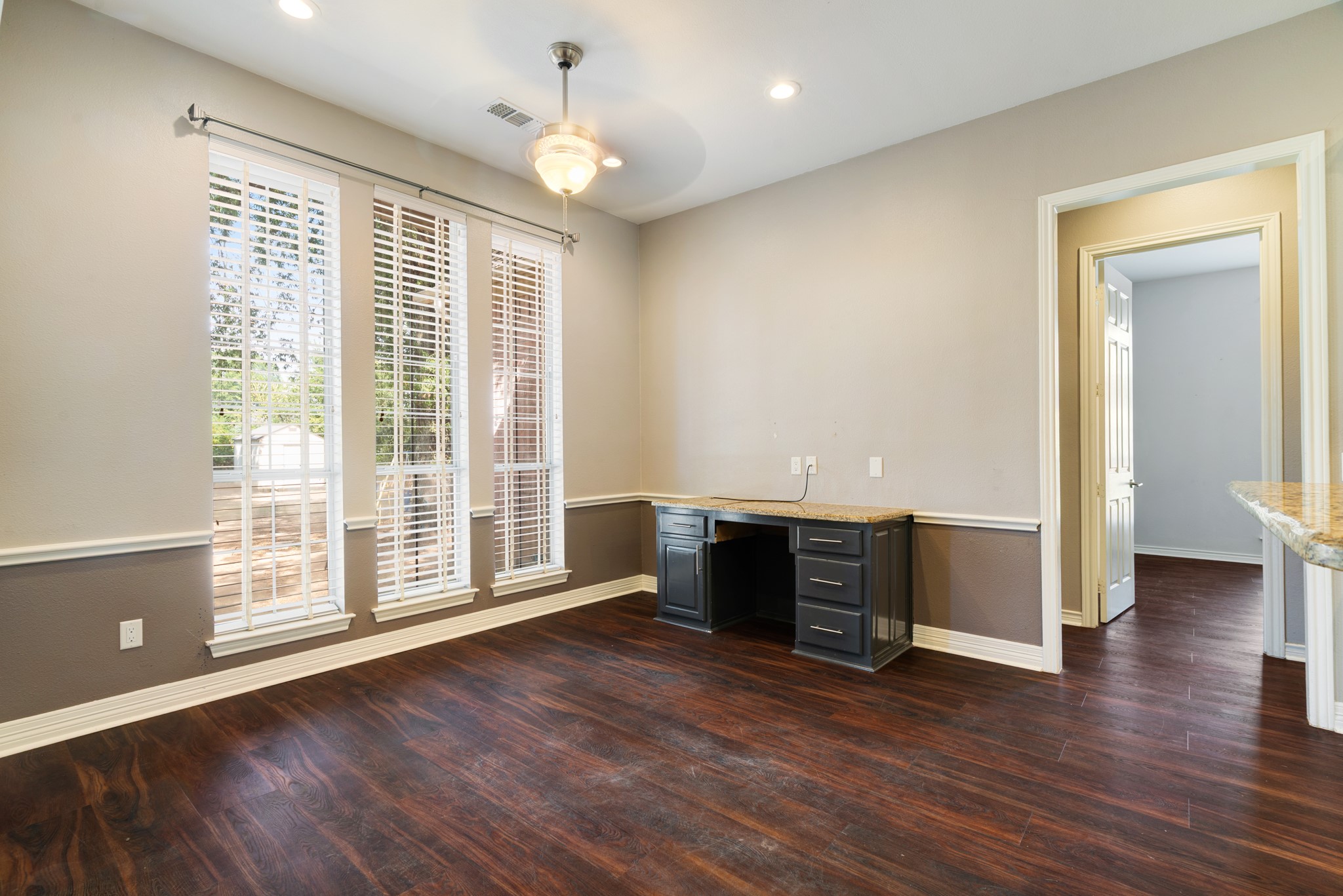 3725 Woodland Lane