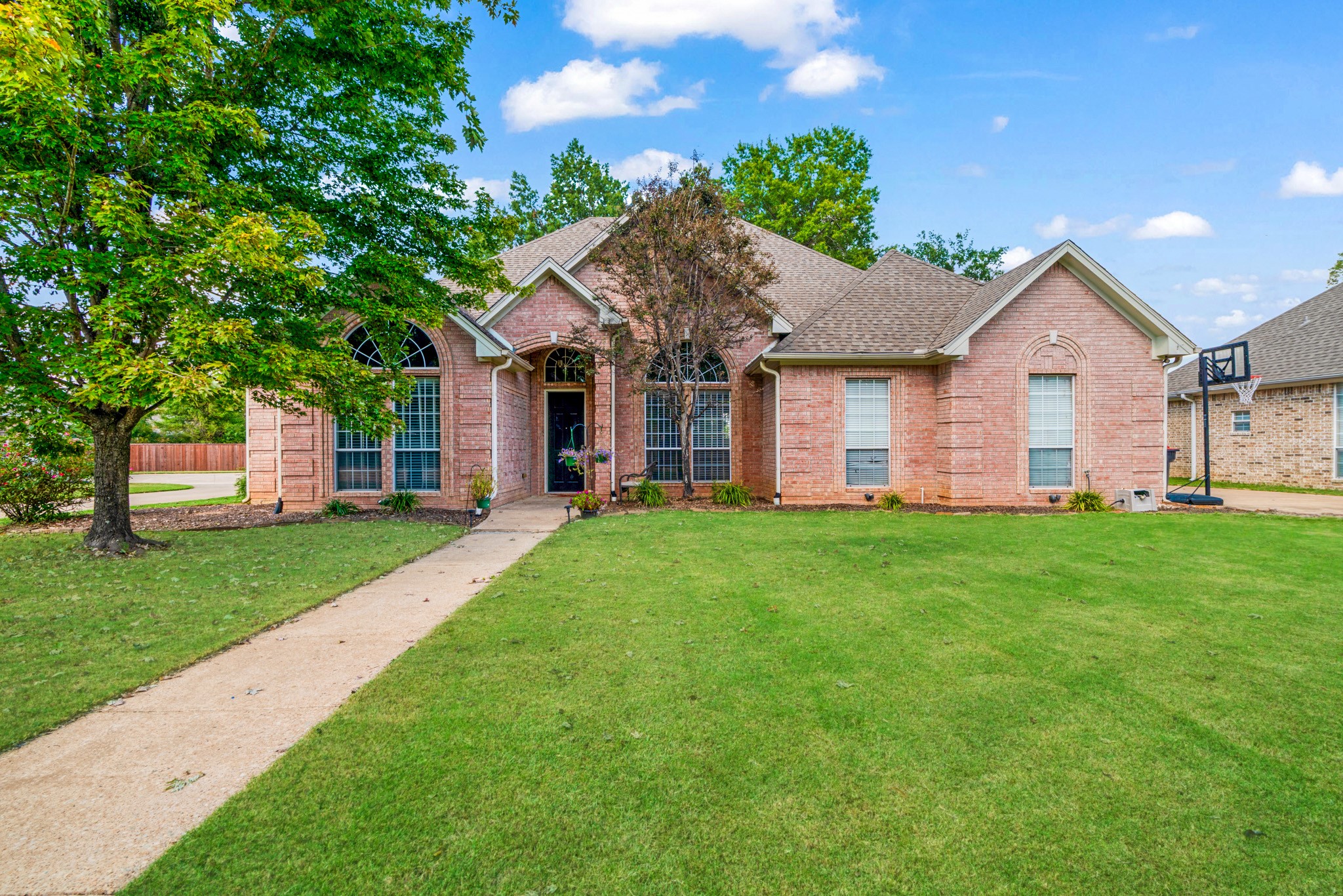 3725 Woodland Lane