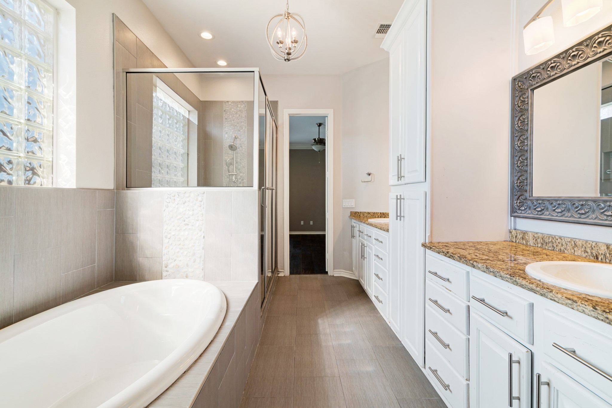 3725 Woodland Lane