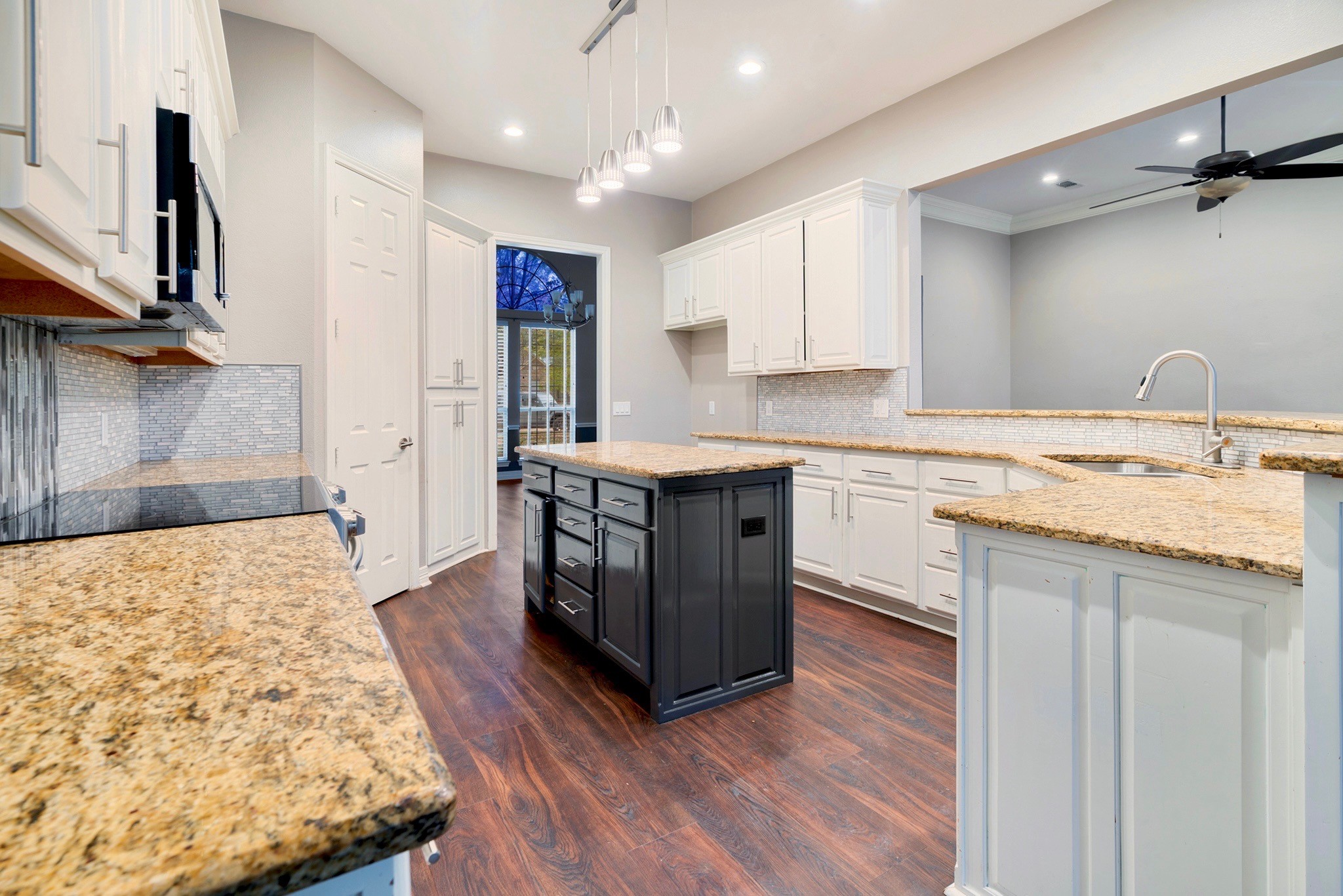 3725 Woodland Lane