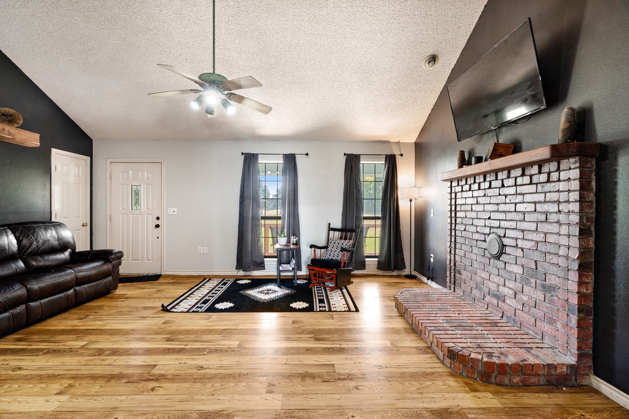 3325 Farm Road 194