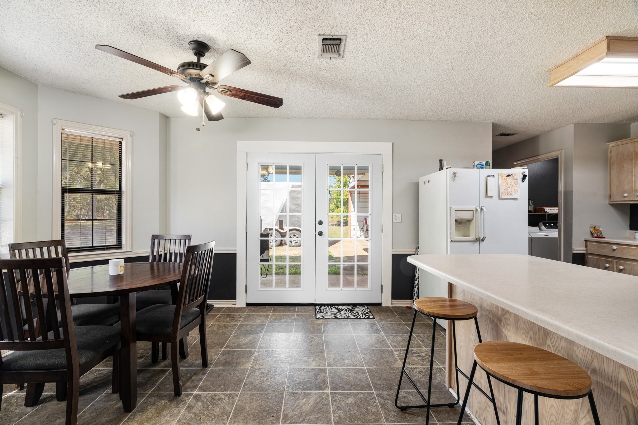 3325 Farm Road 194