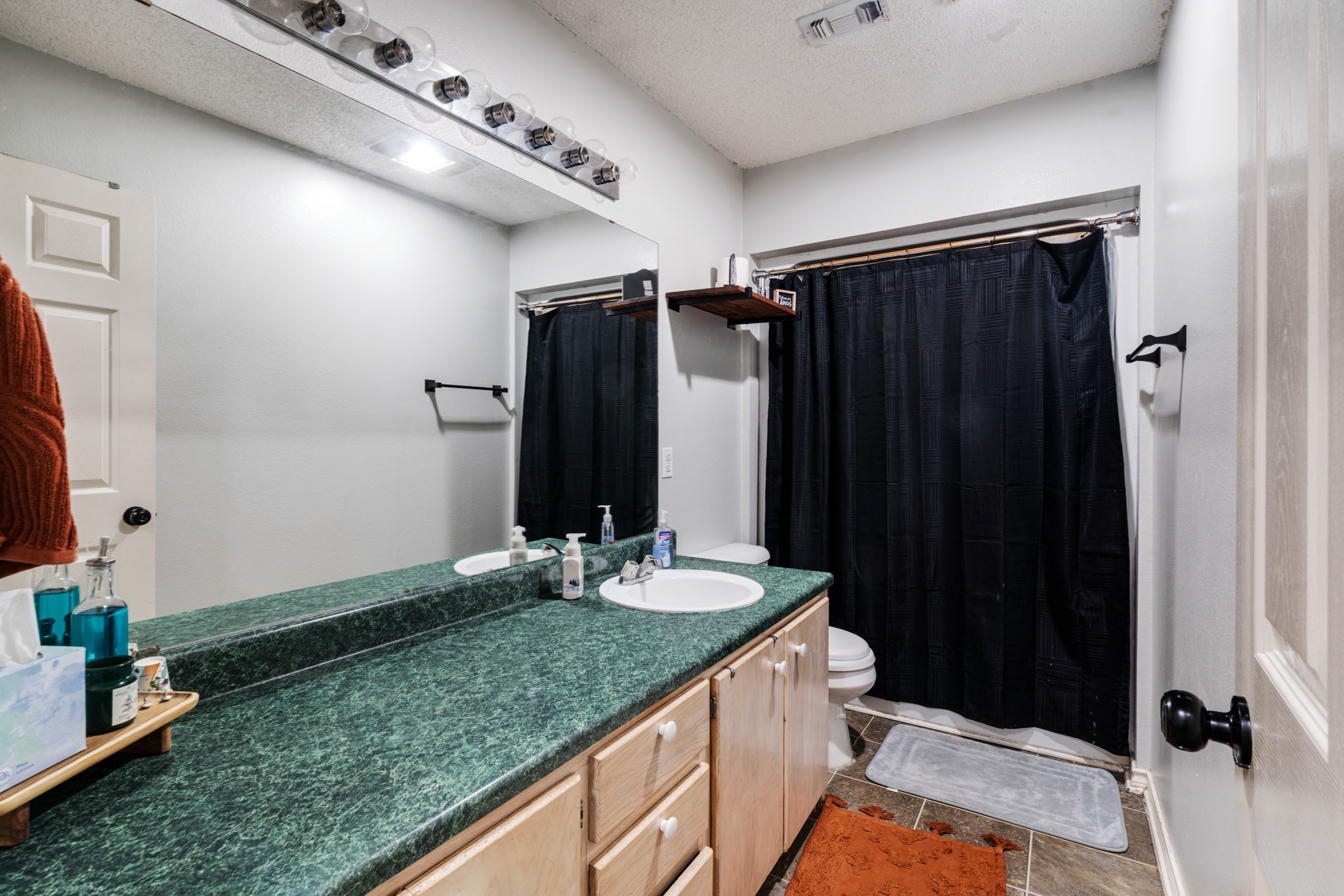 3325 Farm Road 194