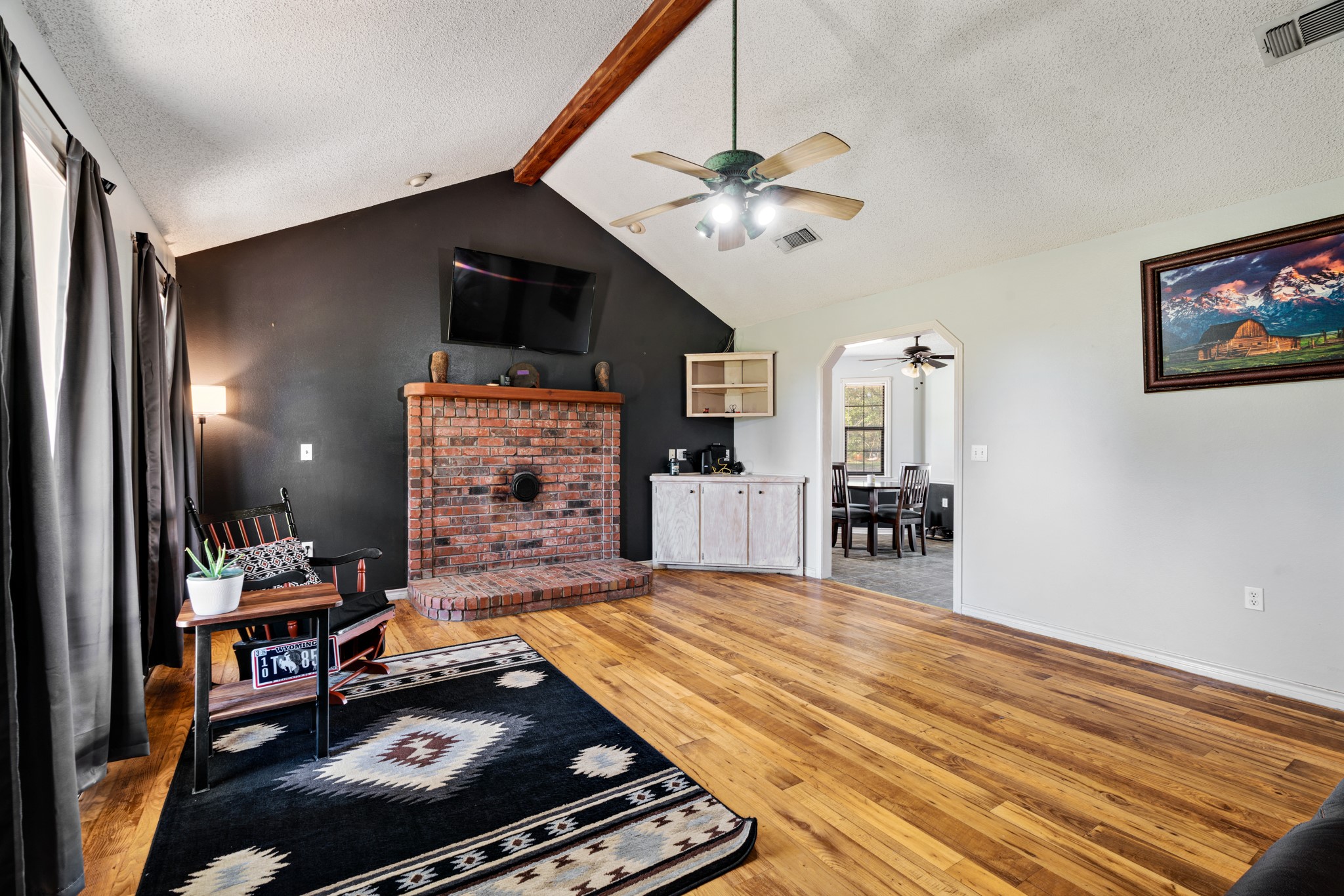 3325 Farm Road 194