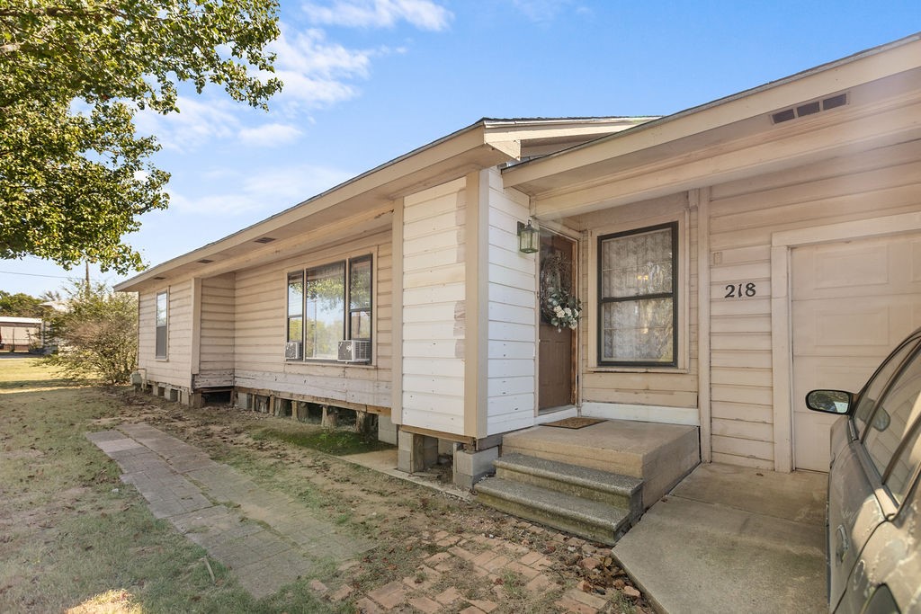 218 E Maple Street