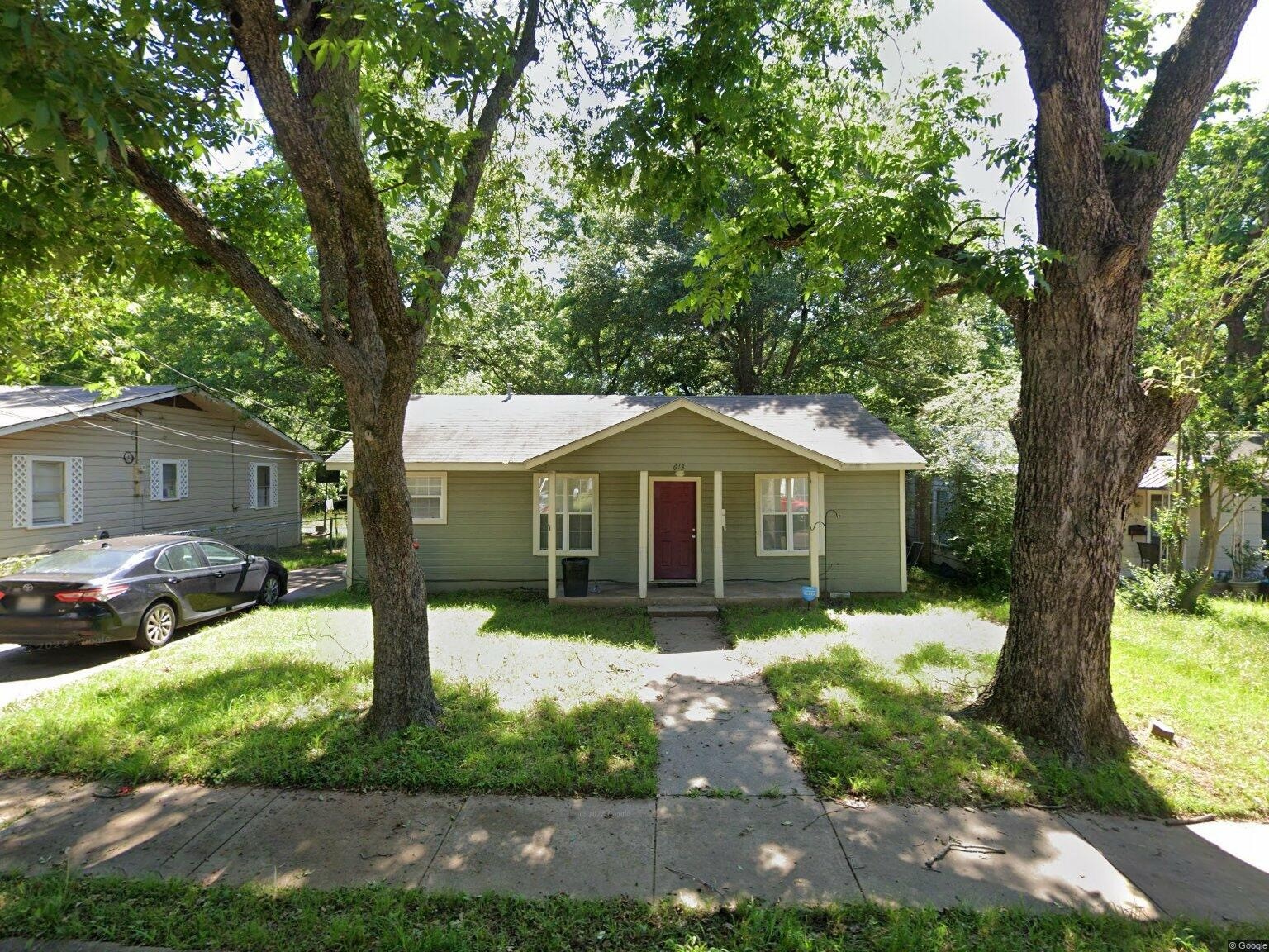 613 SE 9TH