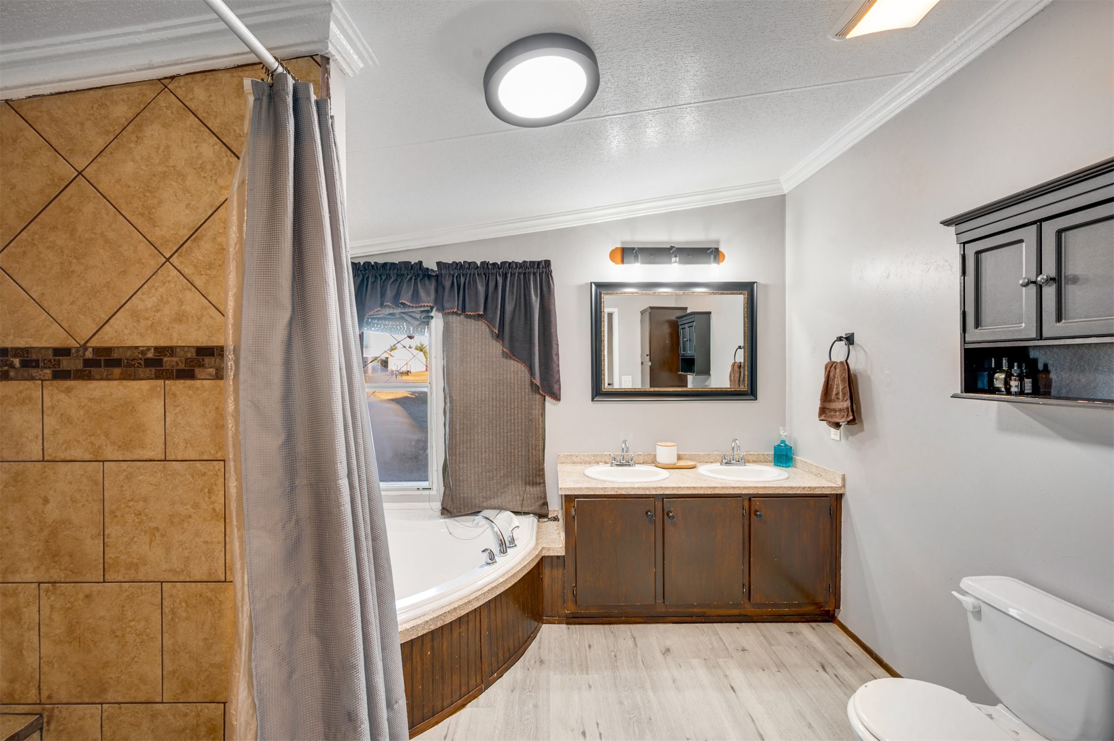 184 Private Road 36194