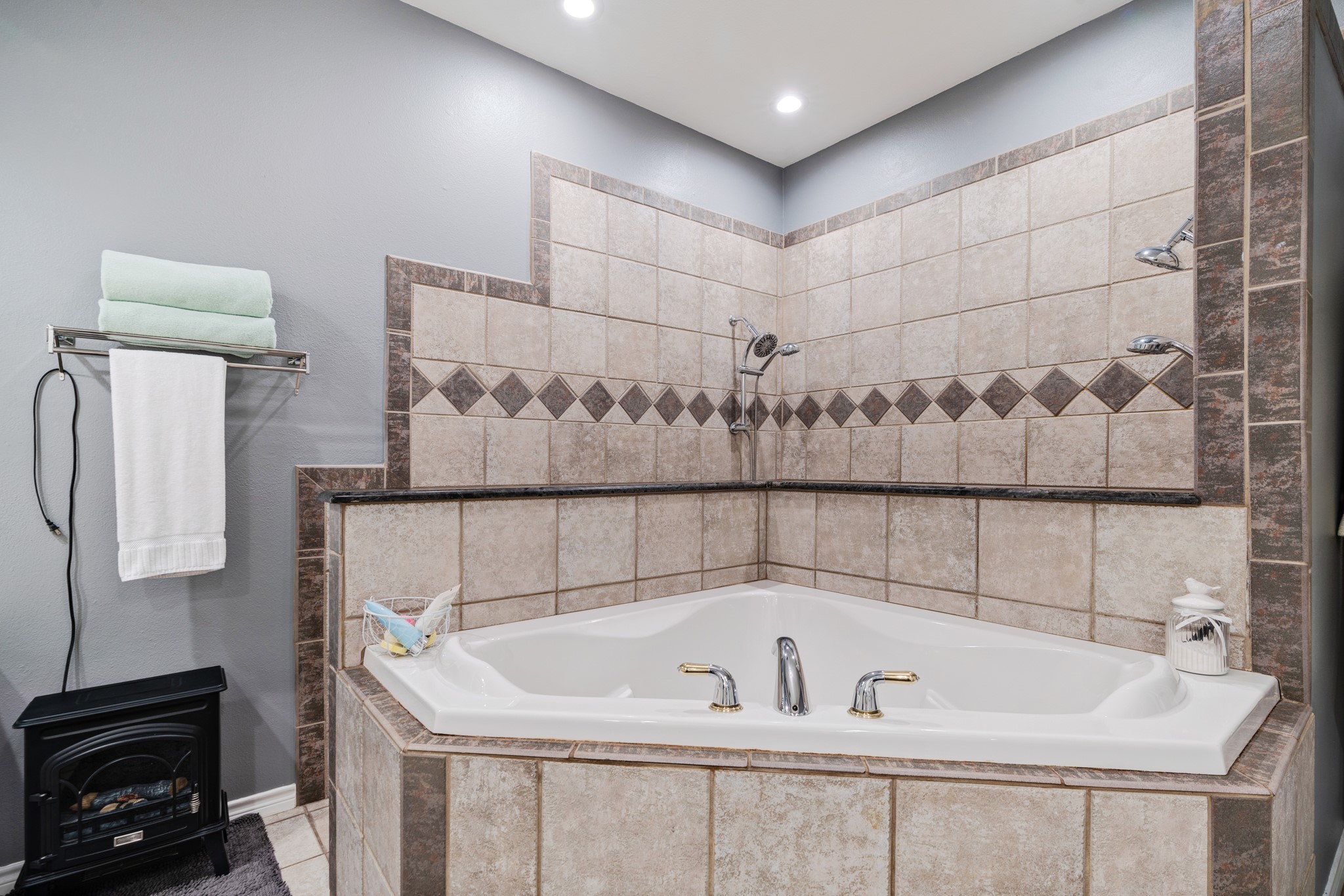 3740 Woodland Lane