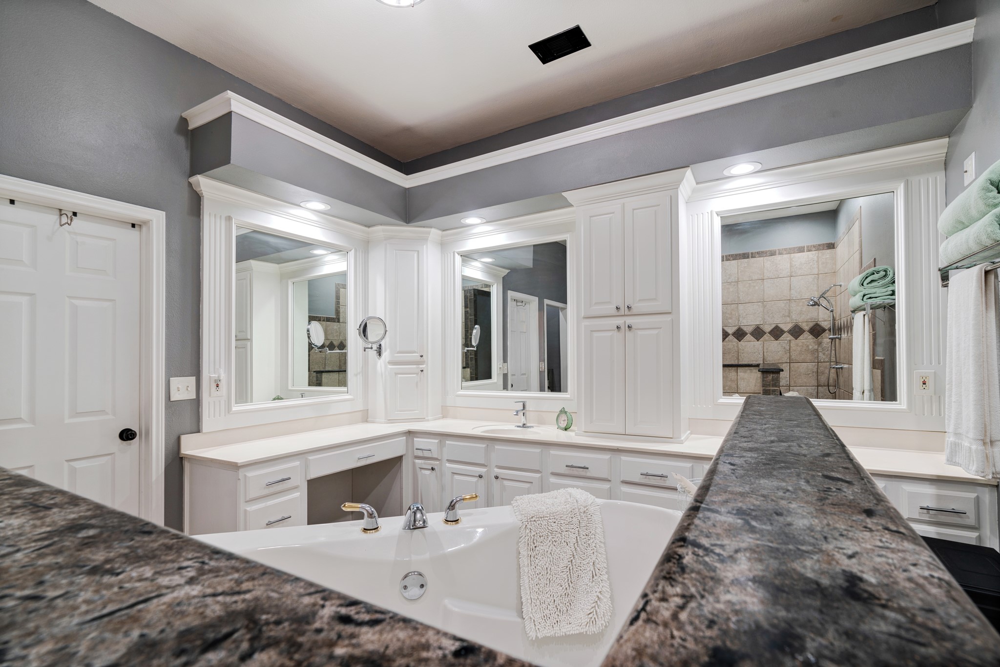 3740 Woodland Lane