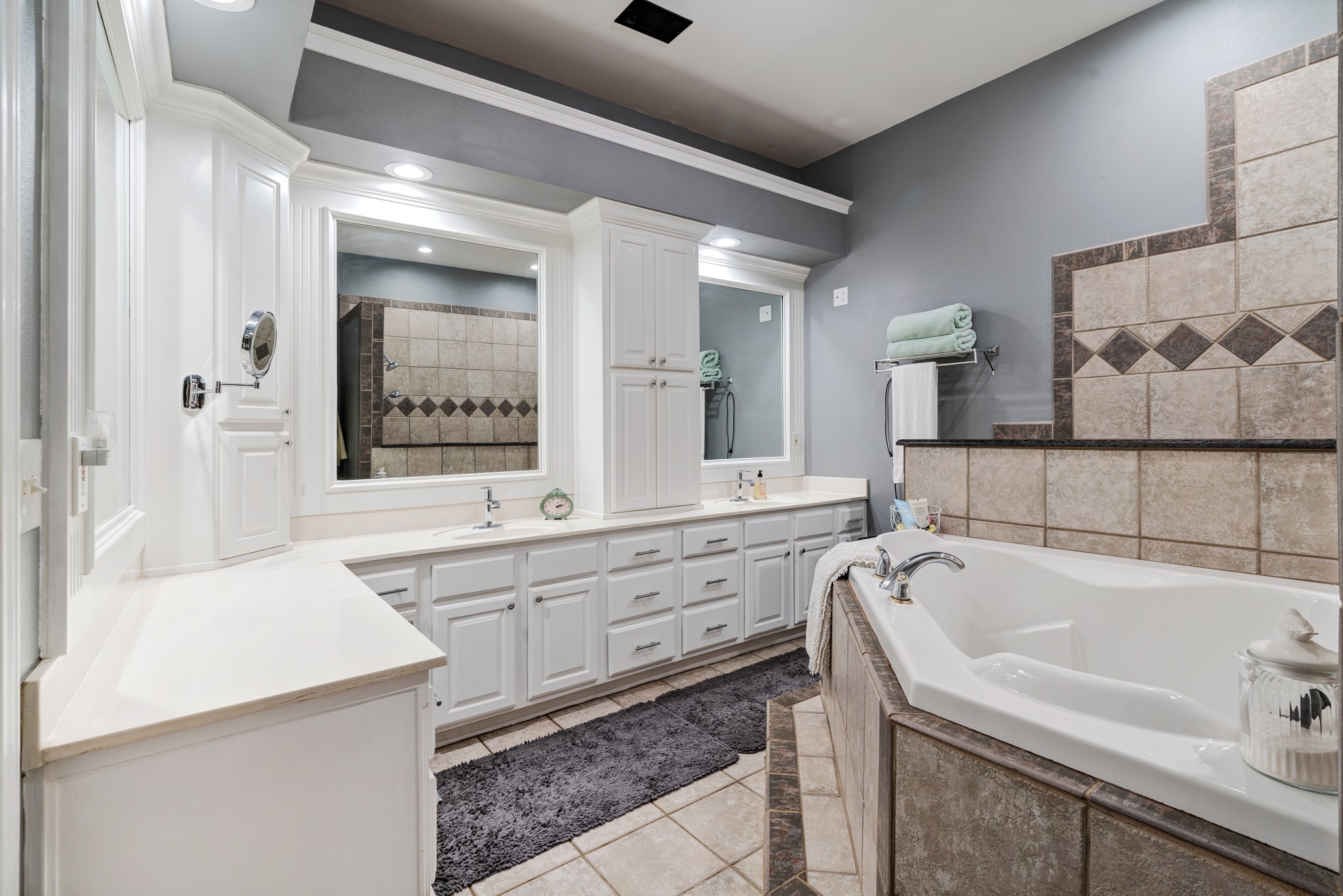 3740 Woodland Lane