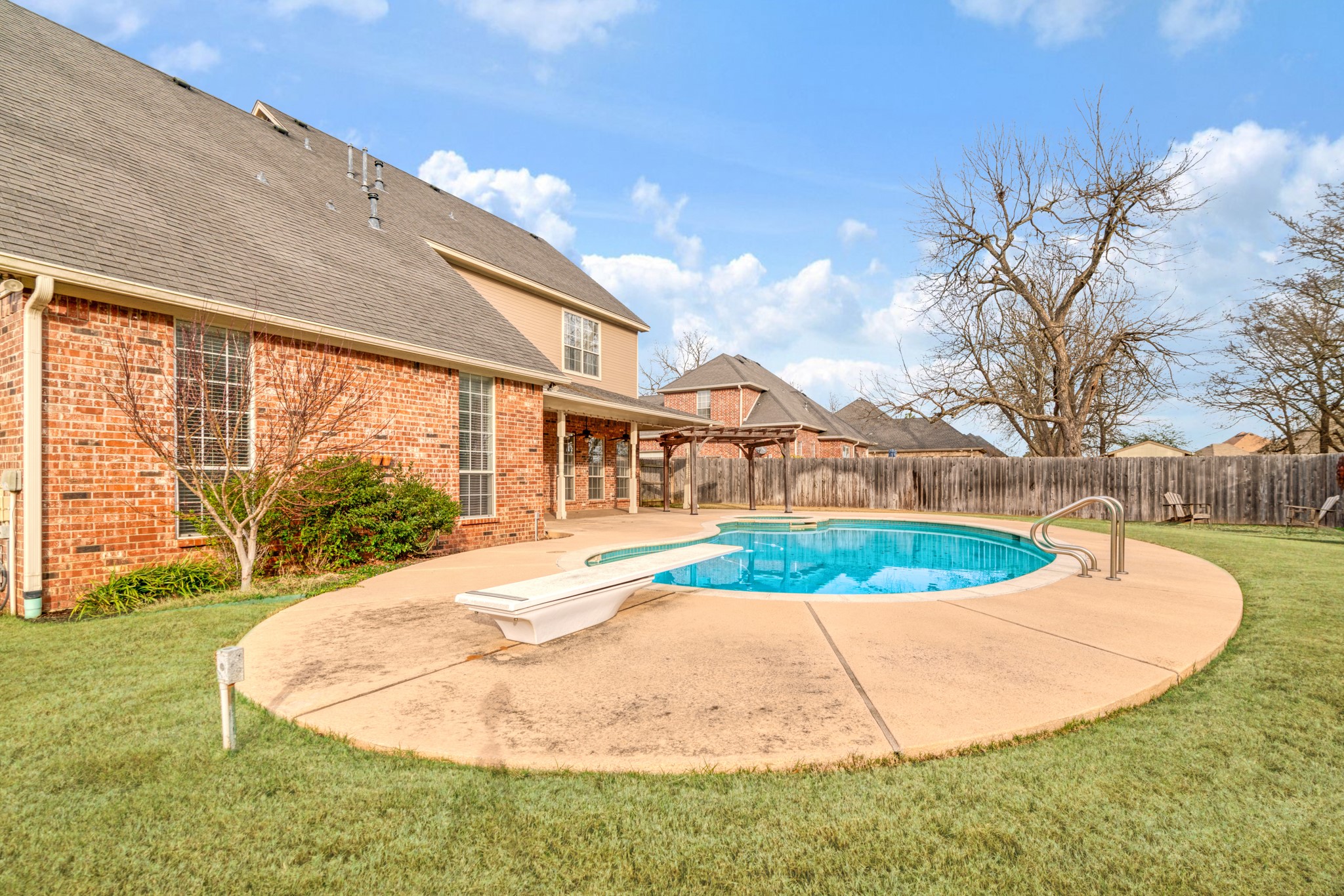 512 Brookes Way