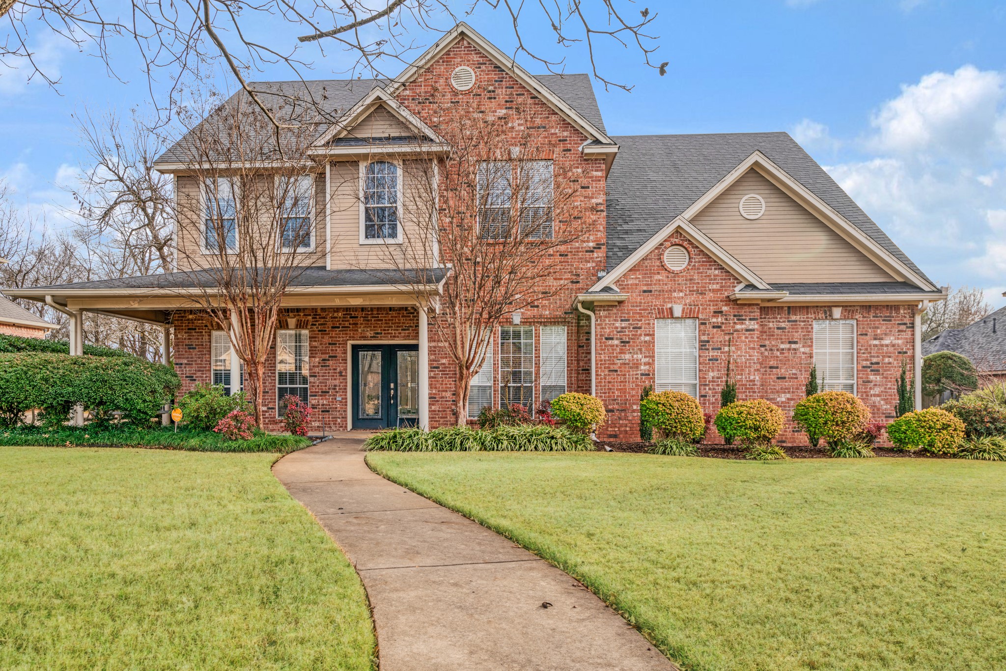 512 Brookes Way