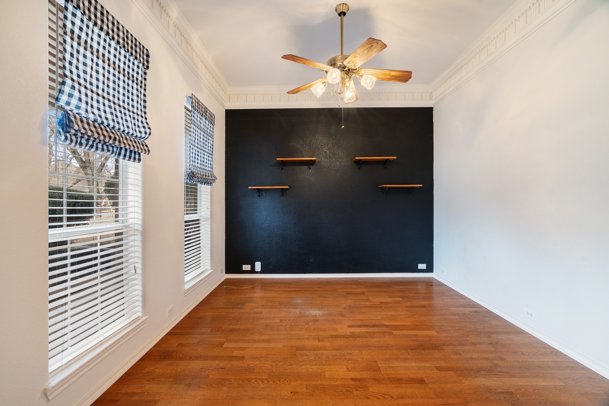 512 Brookes Way