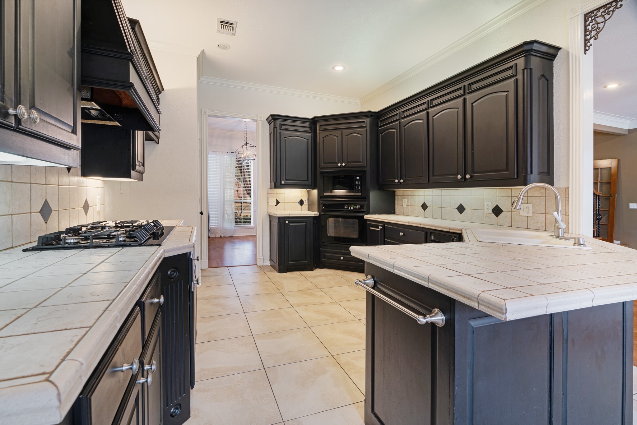 512 Brookes Way