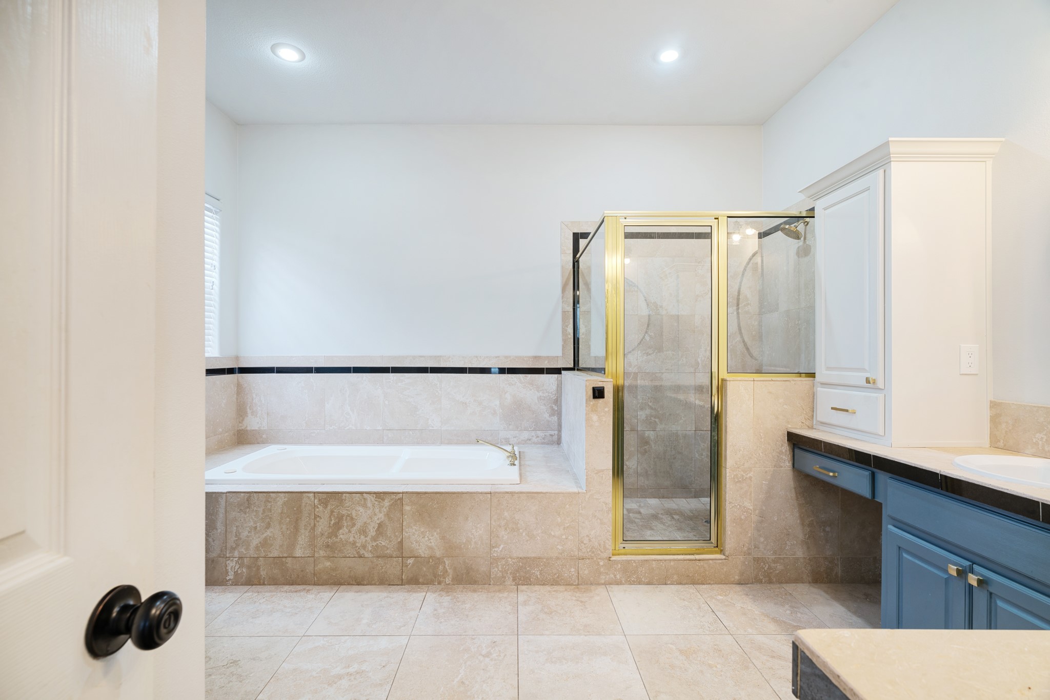 512 Brookes Way