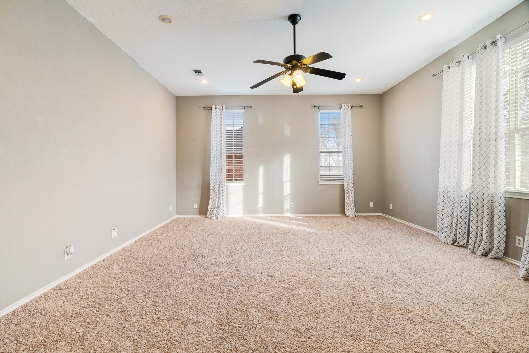 512 Brookes Way